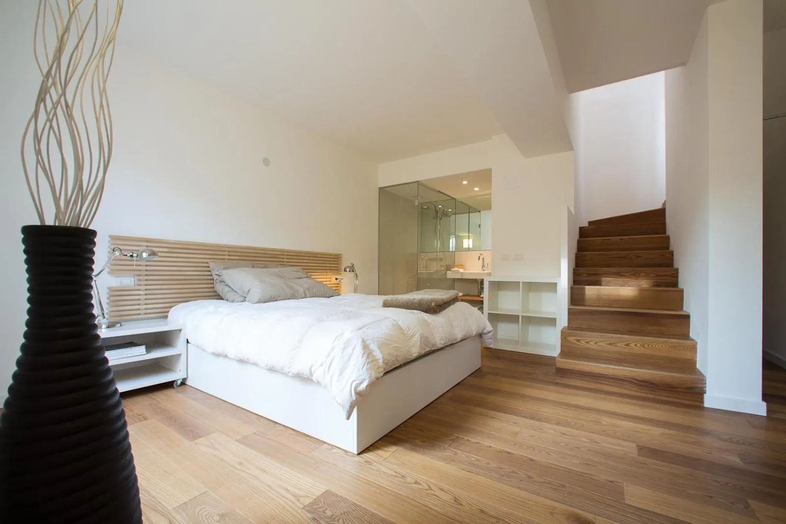 Bathroom, Bed in Quercus Appartements contactless check-in