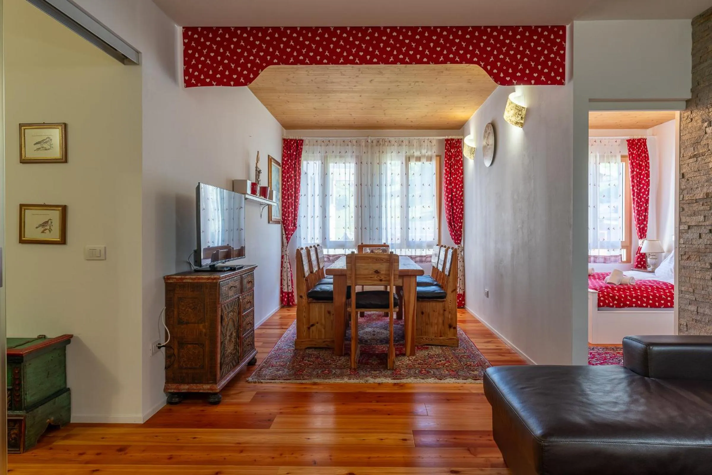 Dining area in Quercus Appartements contactless check-in