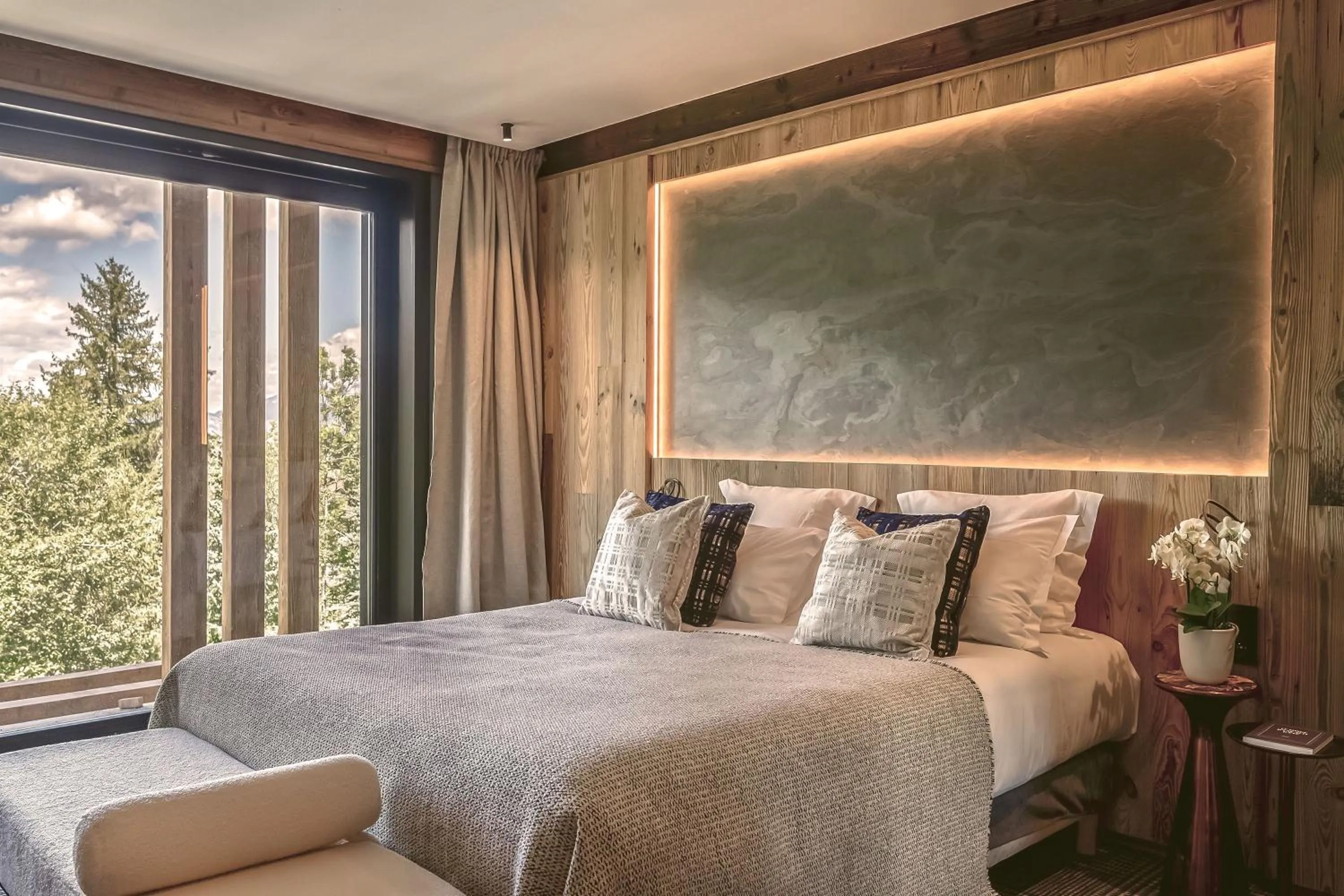 Photo of the whole room, Bed in Hôtel L'Arboisie