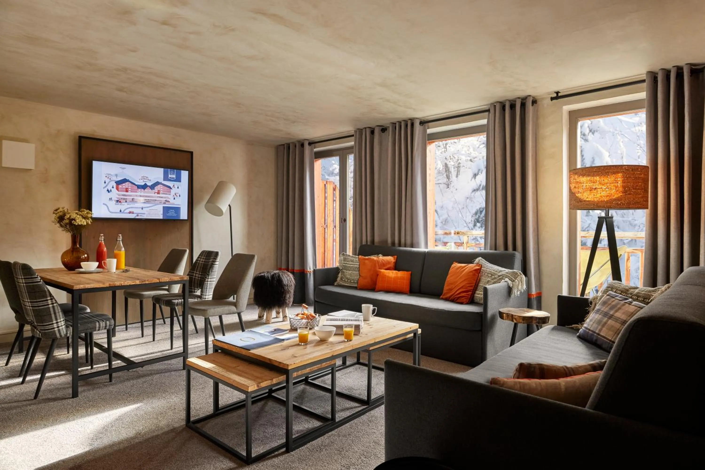 TV and multimedia in Hôtel L'Arboisie