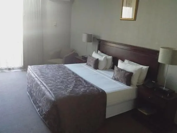 Property building, Bed in Welkom Inn