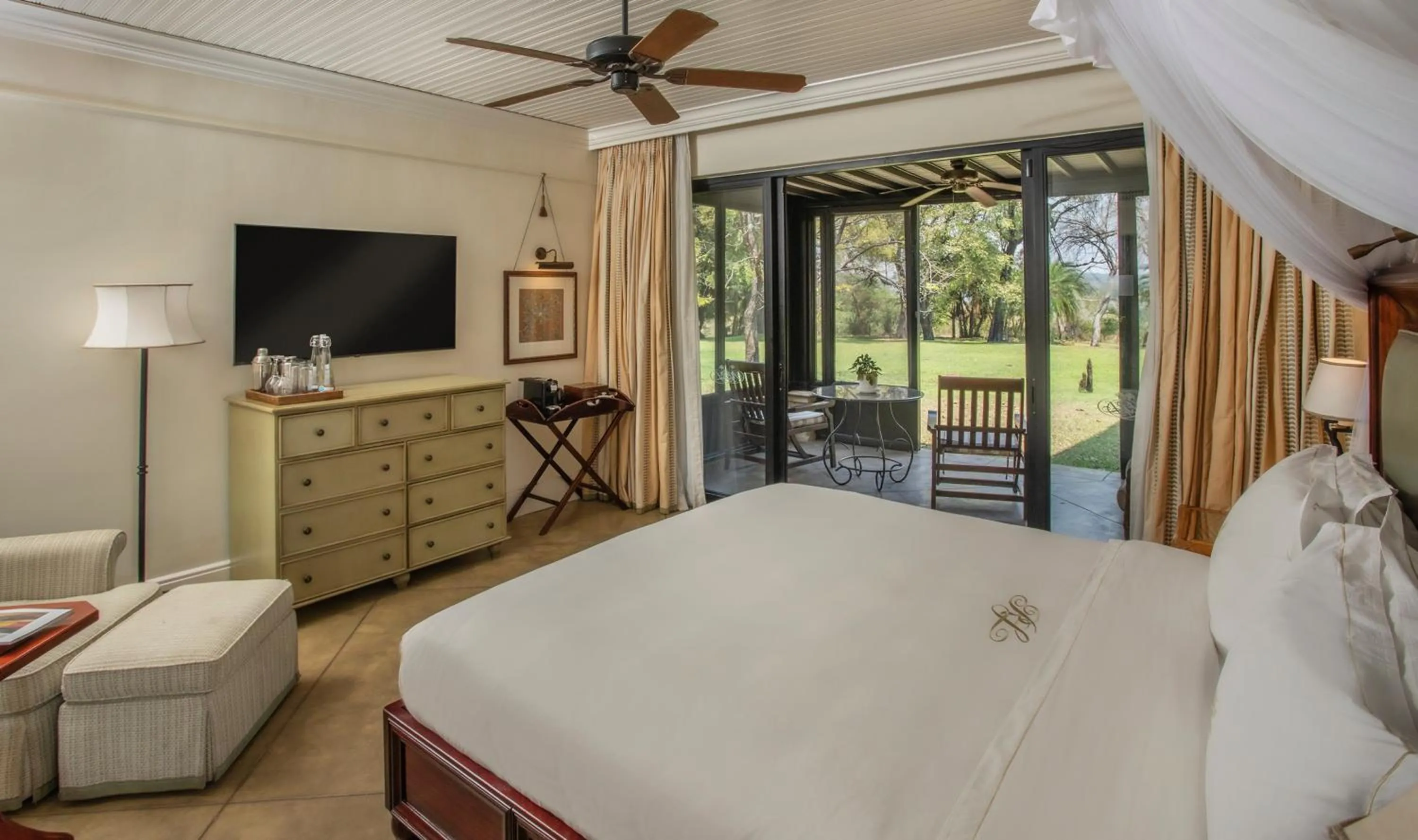 Bedroom, Bed in Royal Livingstone Hotel by Anantara