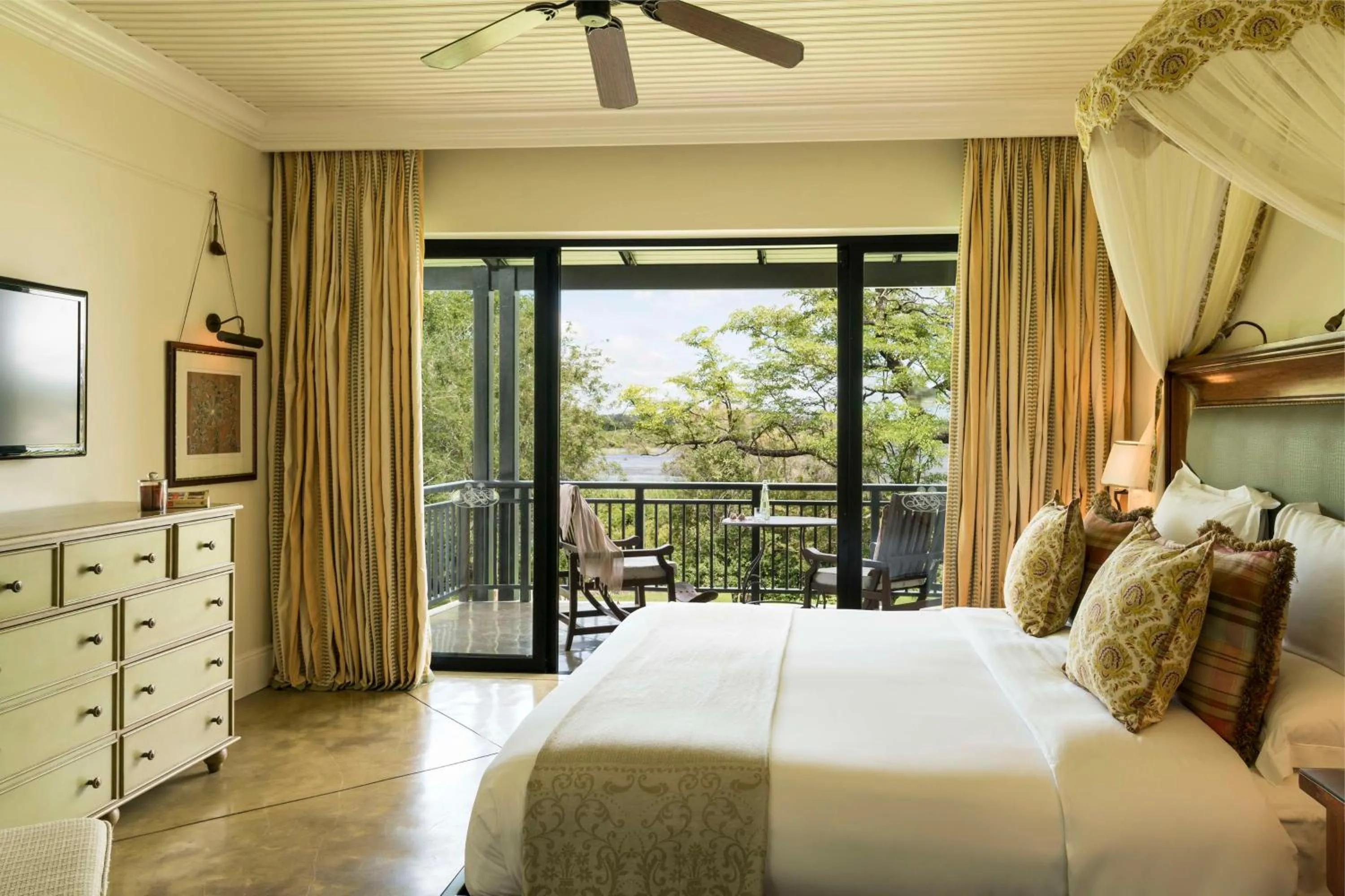 Bedroom, Bed in Royal Livingstone Hotel by Anantara