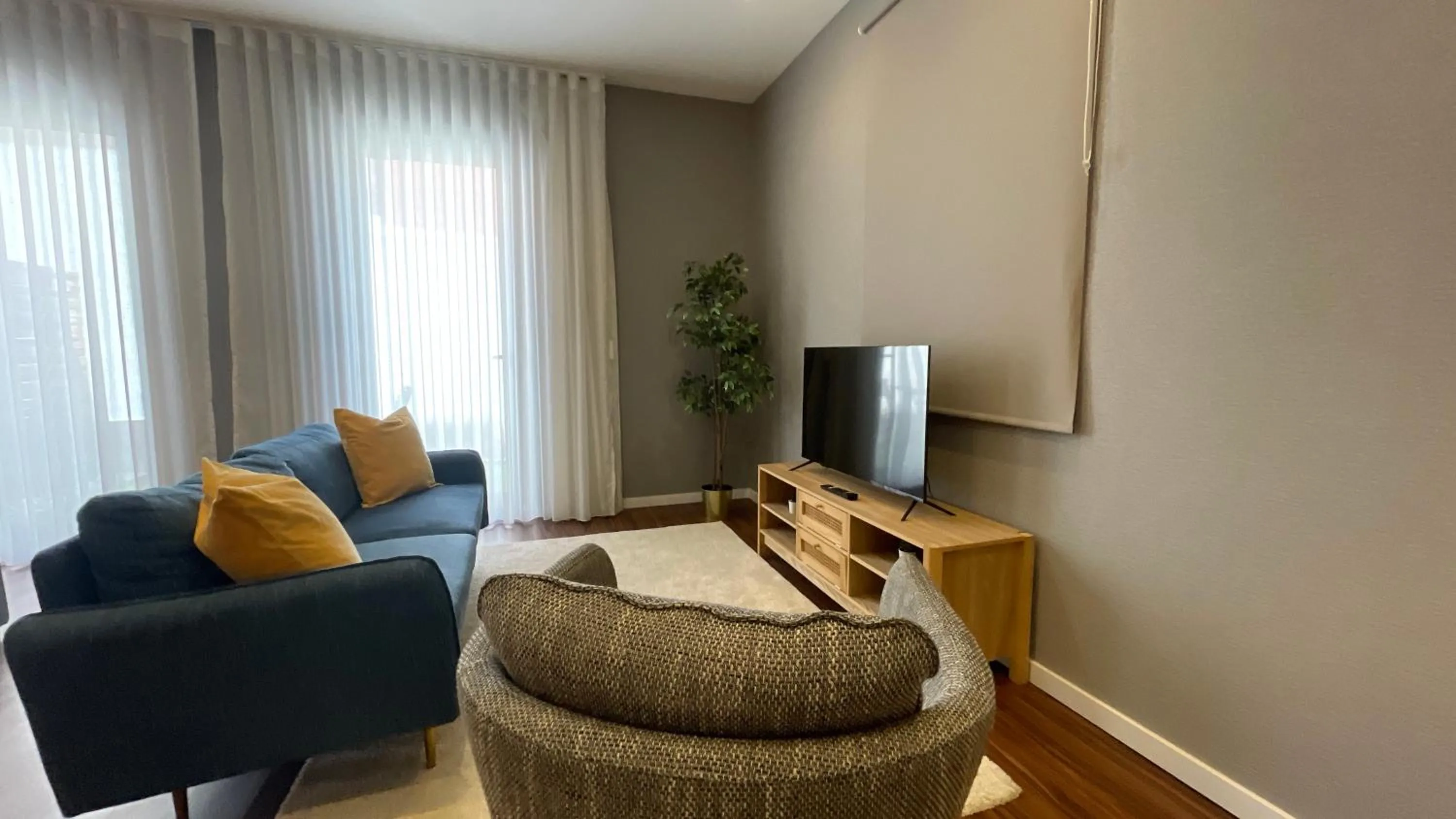 Photo of the whole room in MyTrip Porto