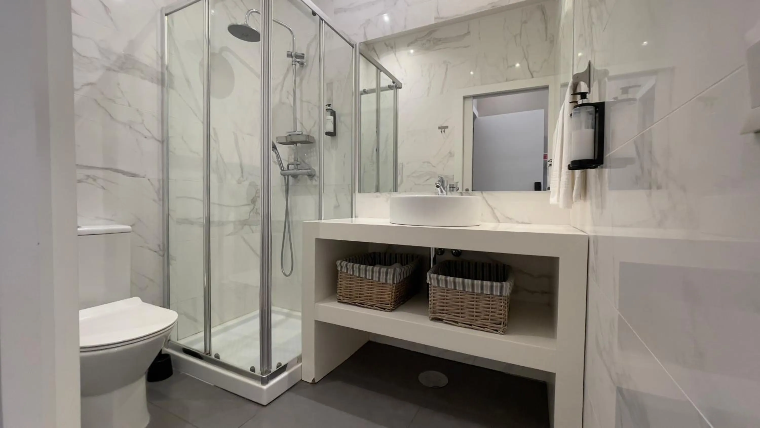 Bathroom in MyTrip Porto