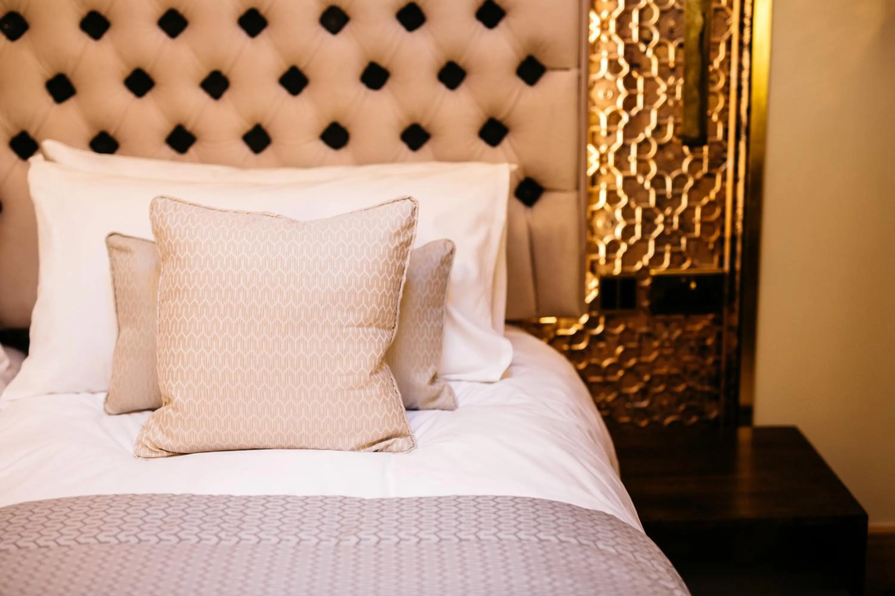 Bed in Quite Simply French