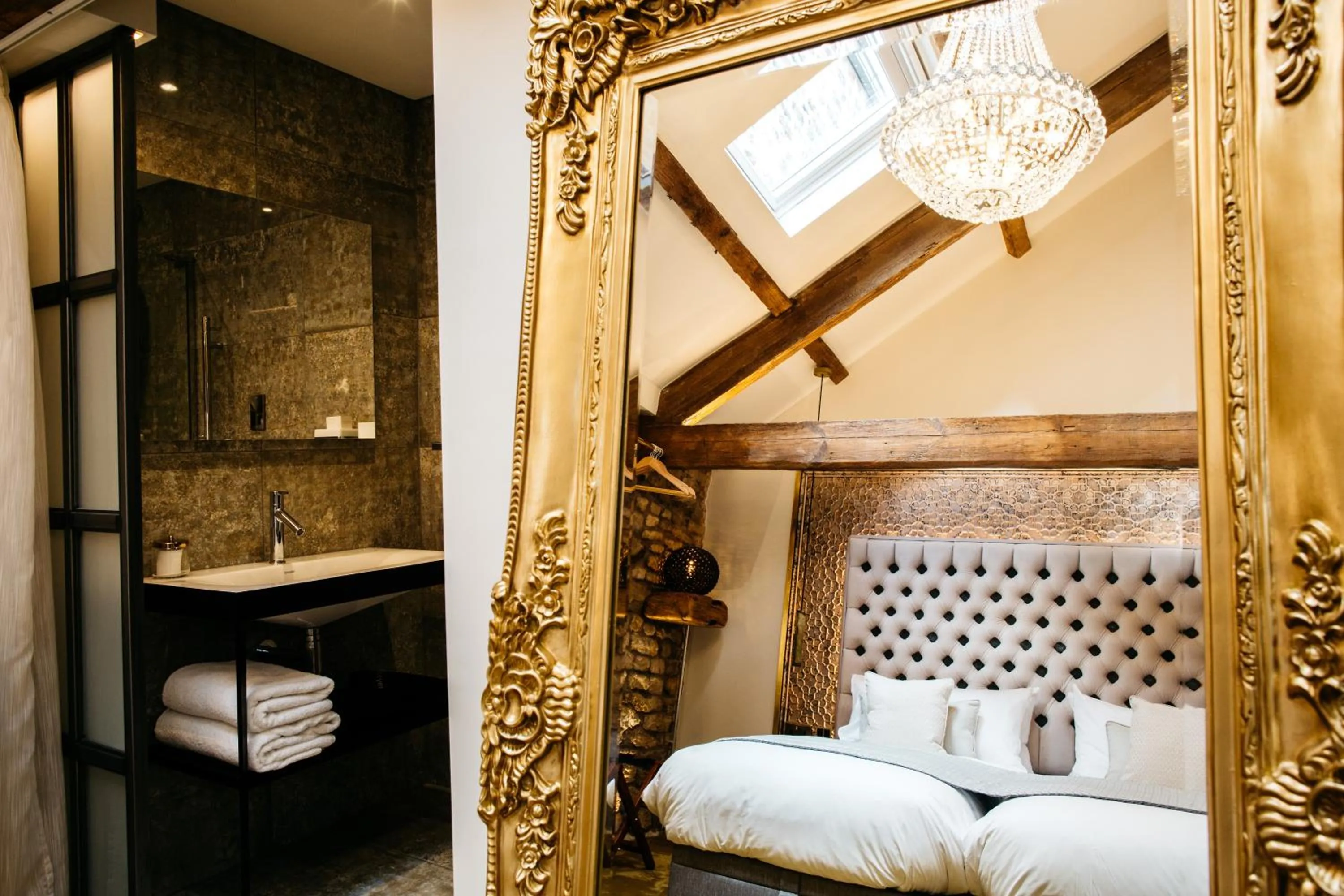 Bedroom, Bed in Quite Simply French