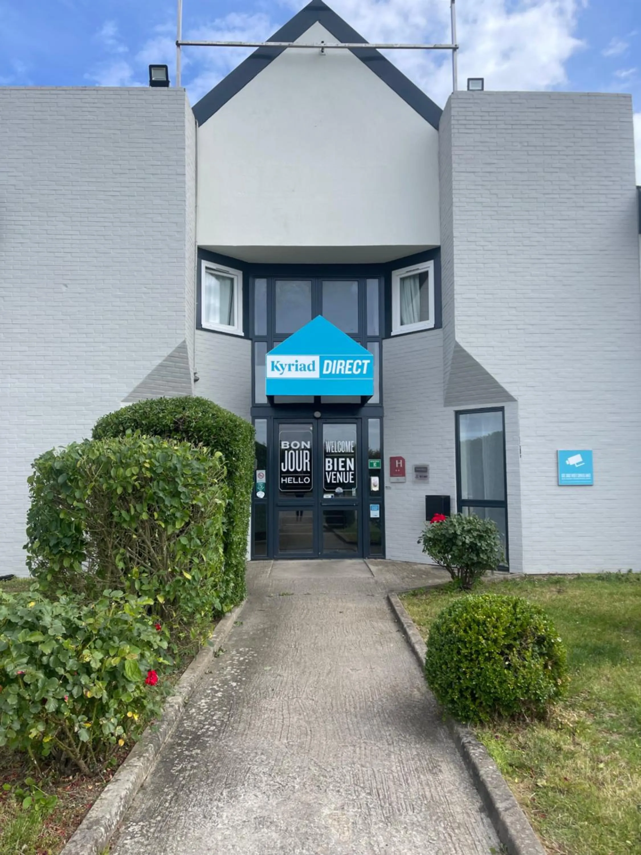 Property building in Kyriad Direct Dreux