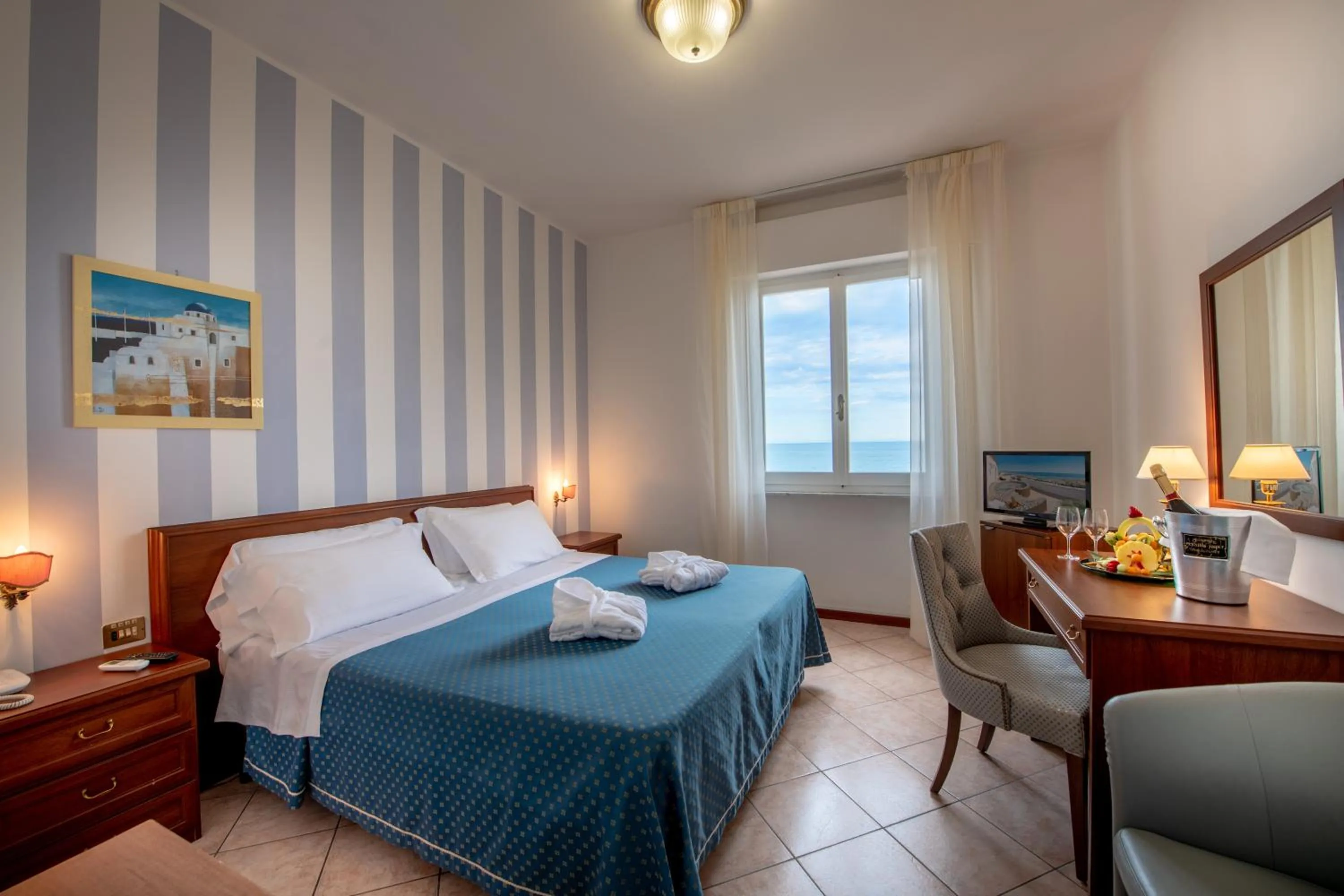 Photo of the whole room, Bed in Grand Hotel Excelsior