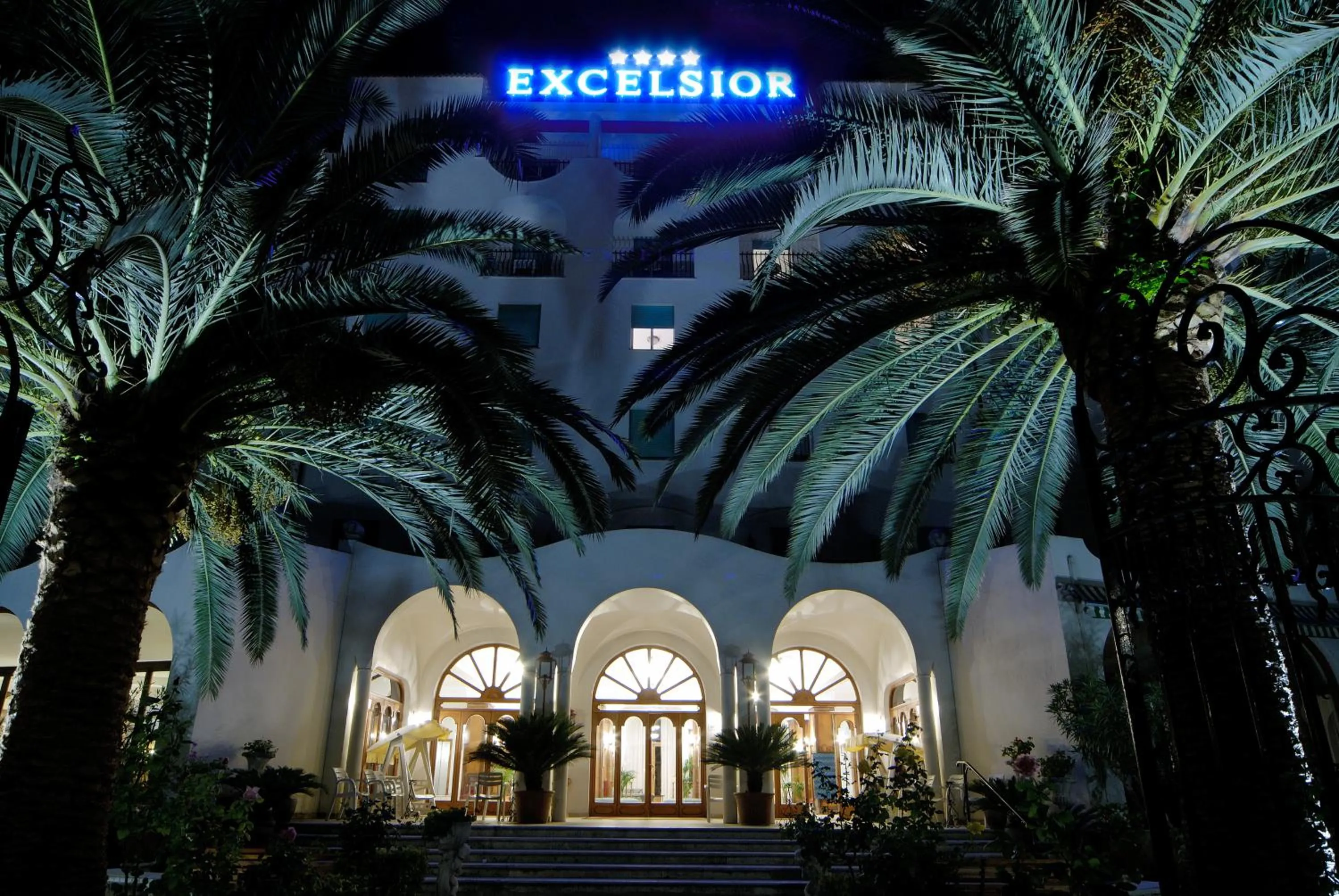 Facade/entrance in Grand Hotel Excelsior