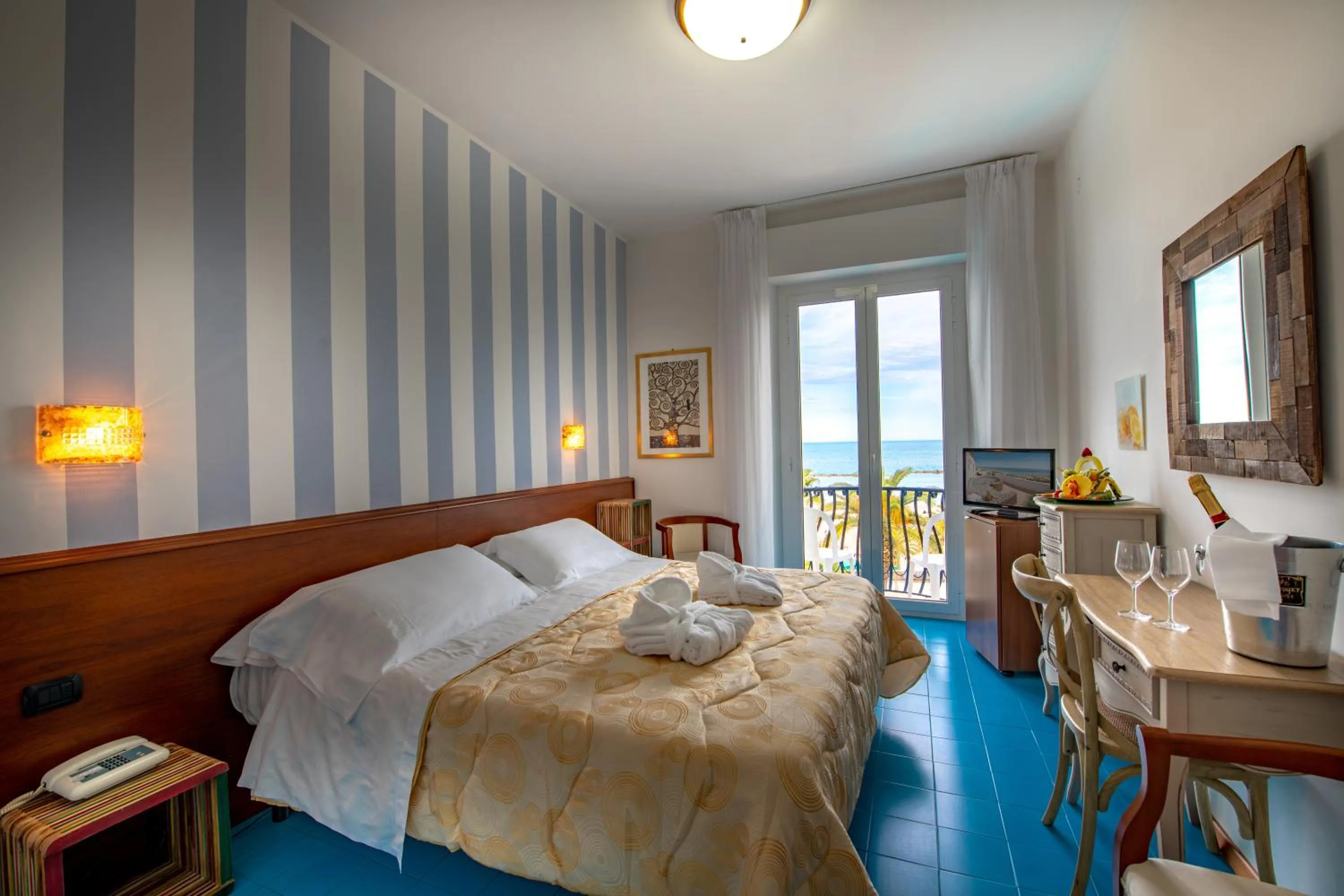 Photo of the whole room, Bed in Grand Hotel Excelsior