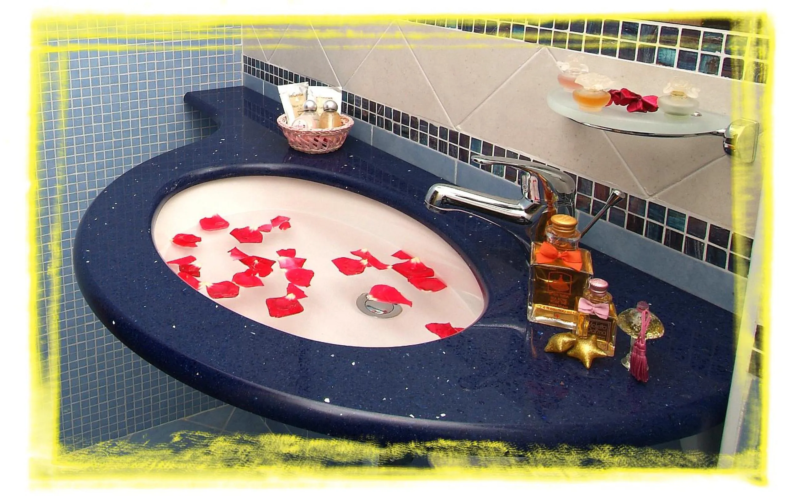 Bathroom in Hotel Missouri