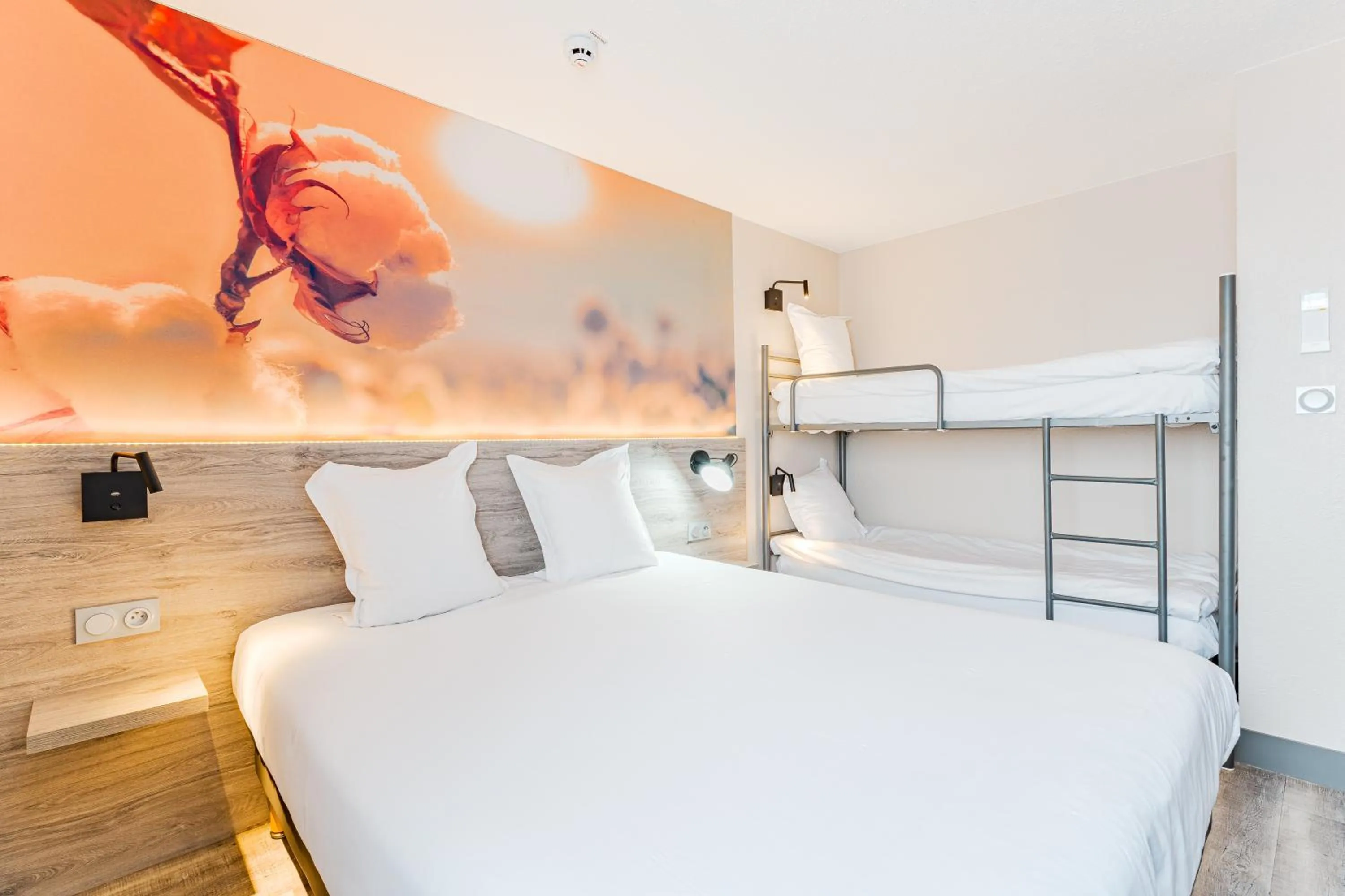 Bed in Kyriad Direct Tours Sud - Chambray Lès Tours