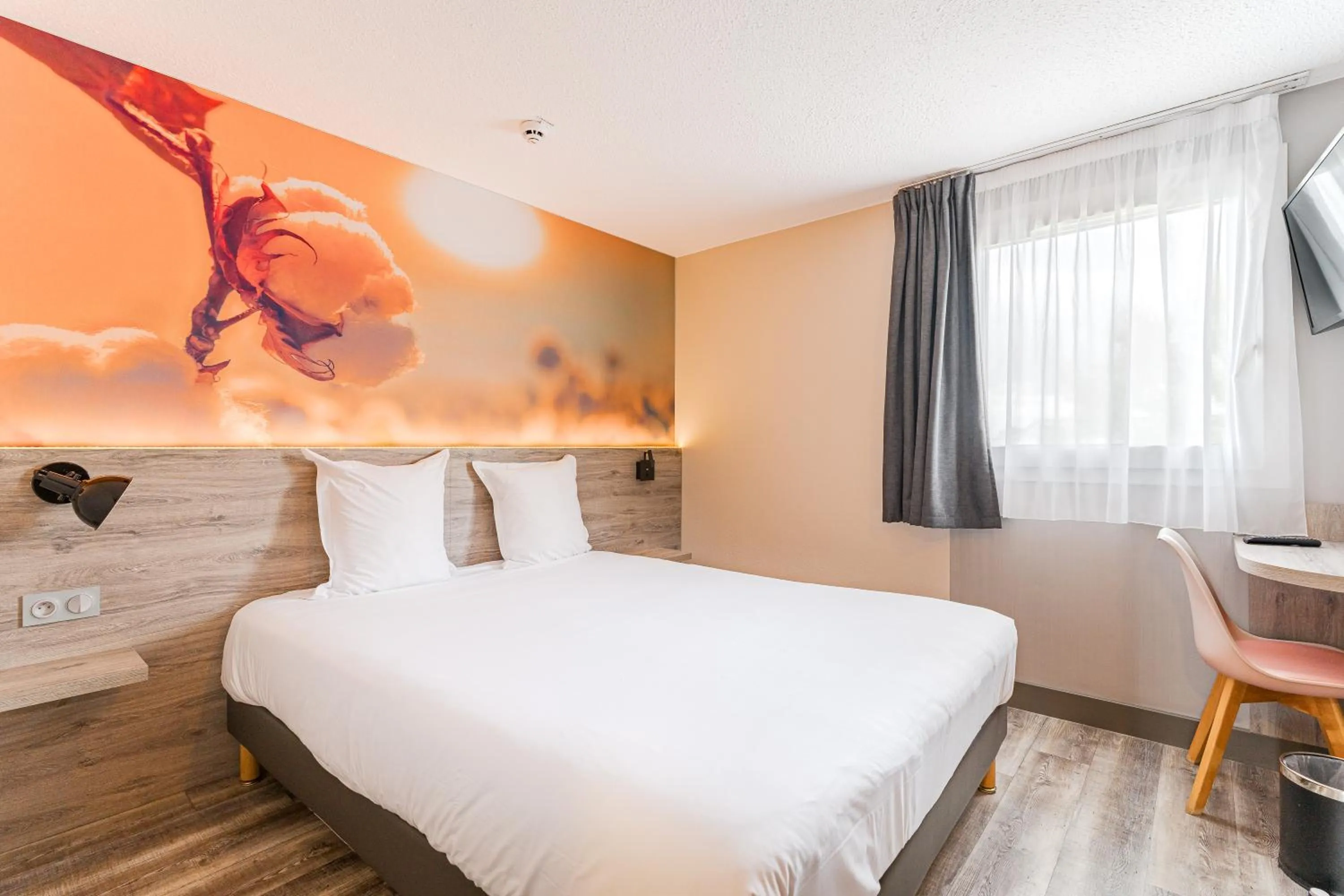 Bed in Kyriad Direct Tours Sud - Chambray Lès Tours