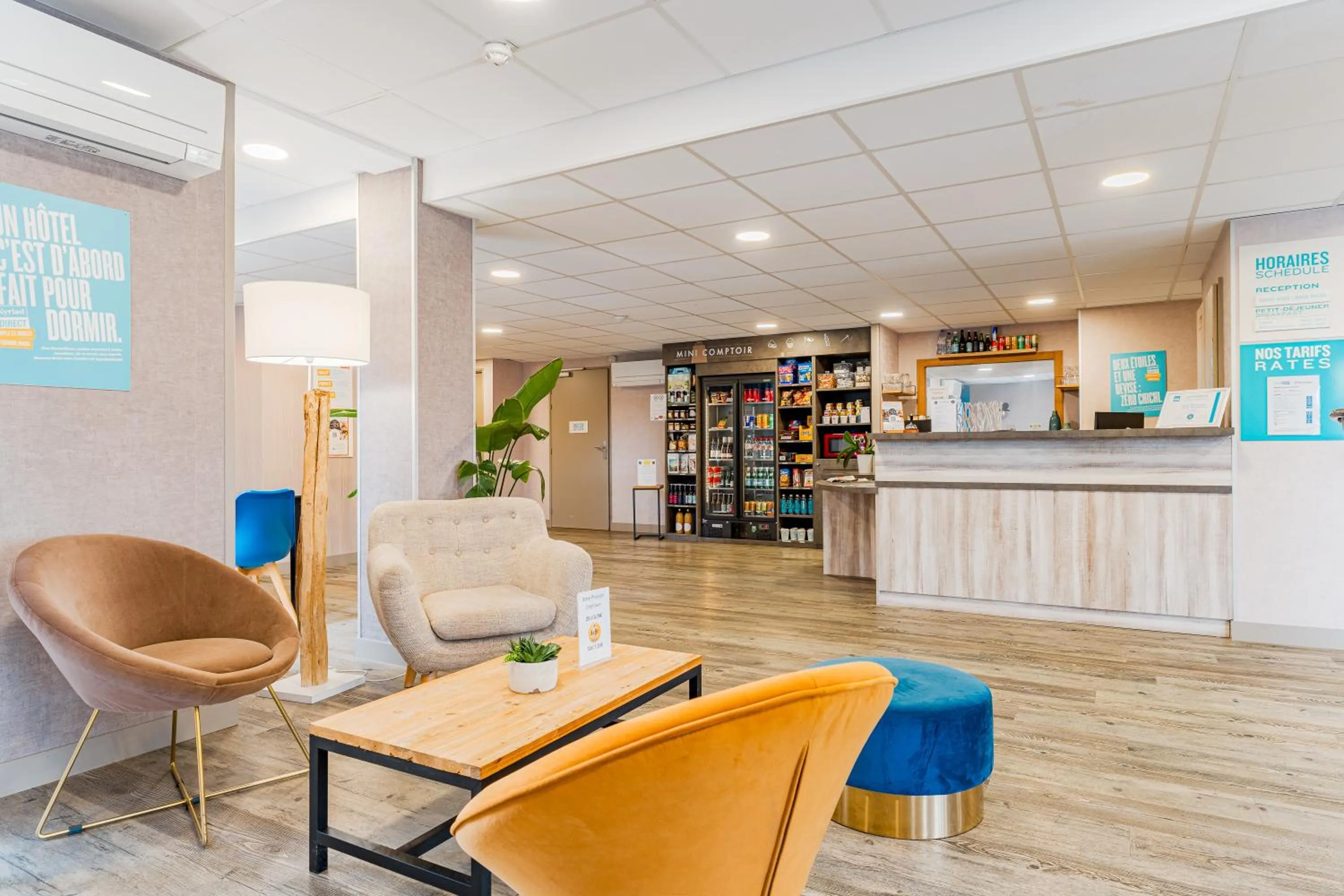 Seating area in Kyriad Direct Tours Sud - Chambray Lès Tours