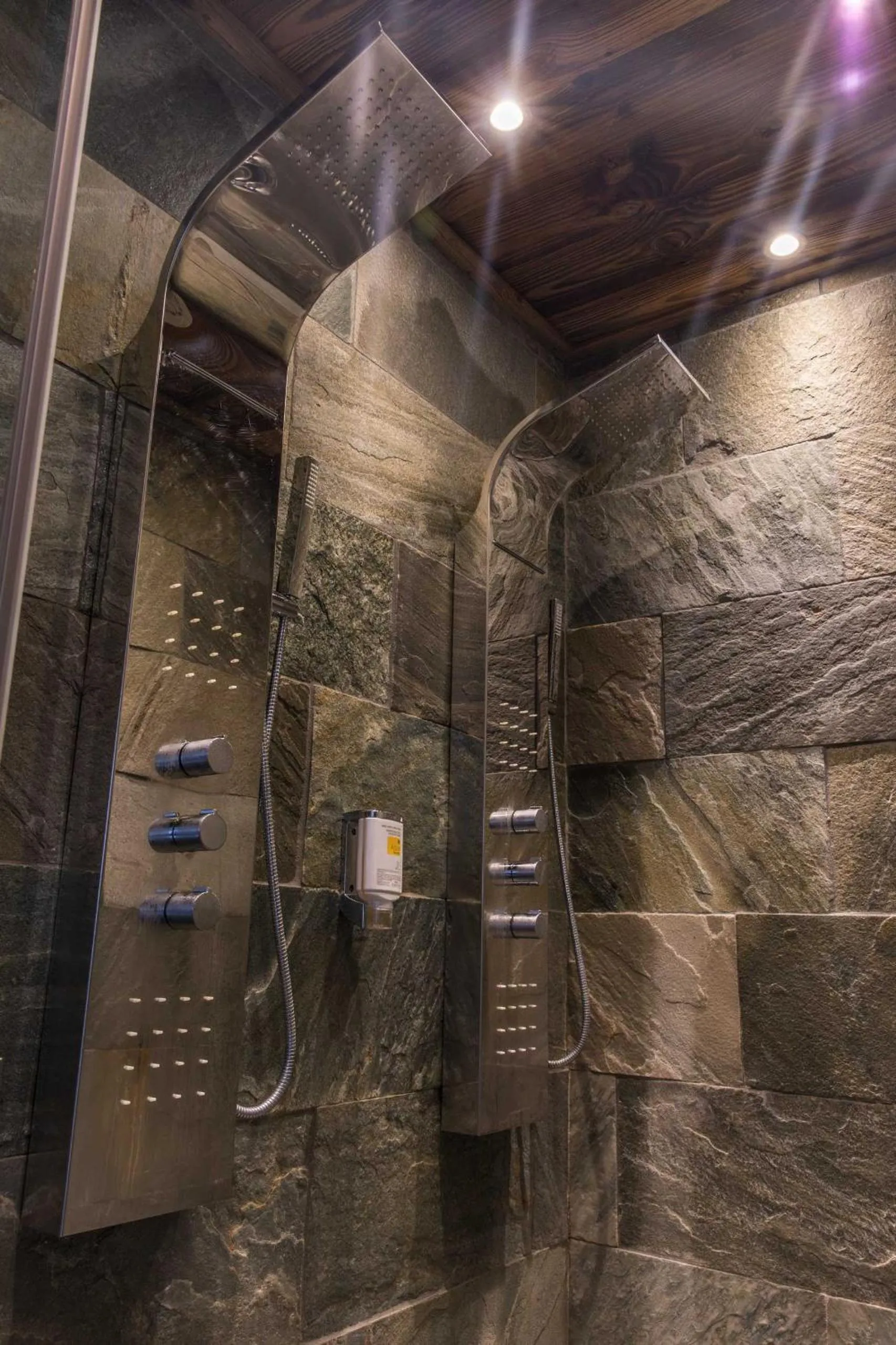 Spa and wellness centre/facilities in La Maison Rouge