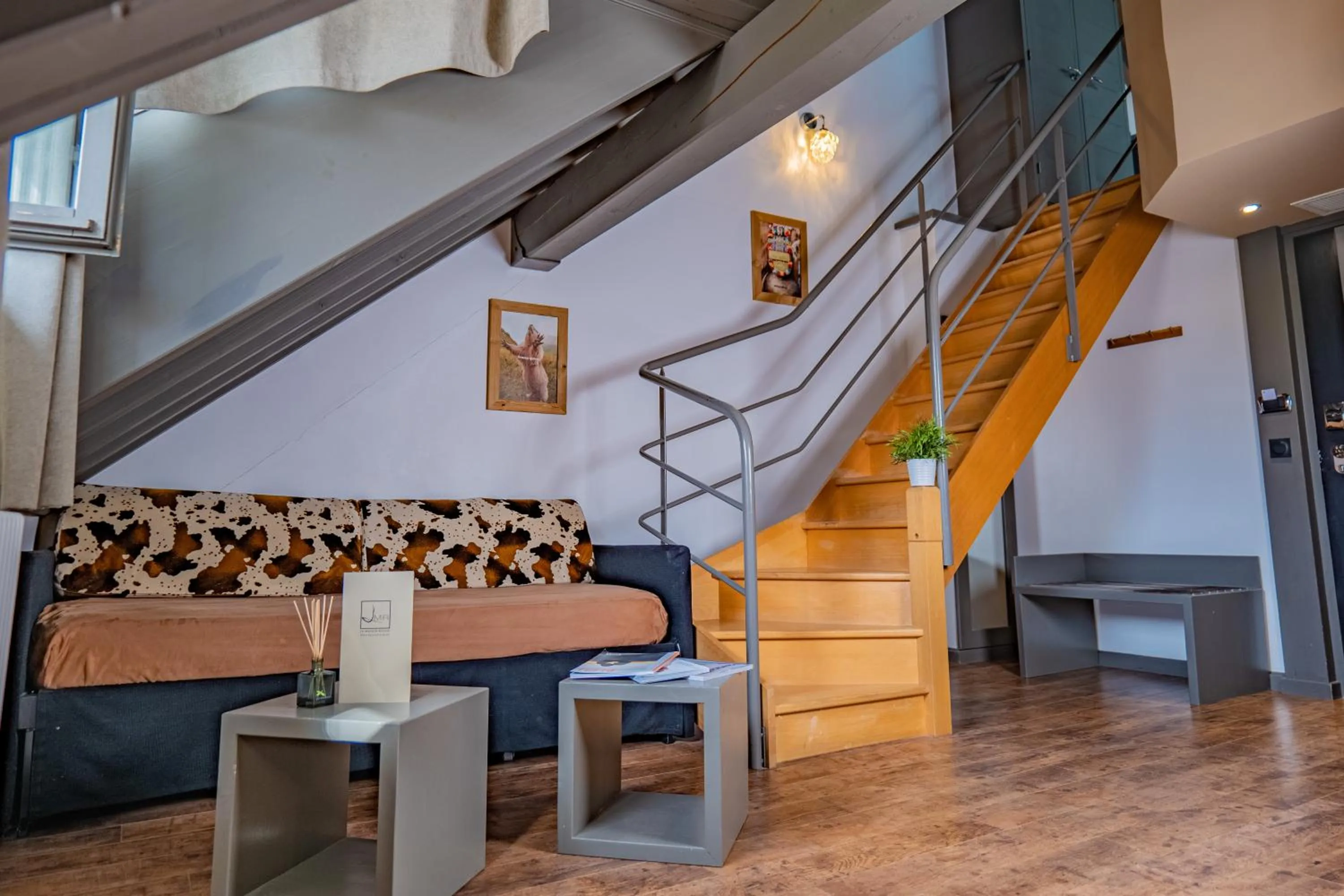 Living room in La Maison Rouge