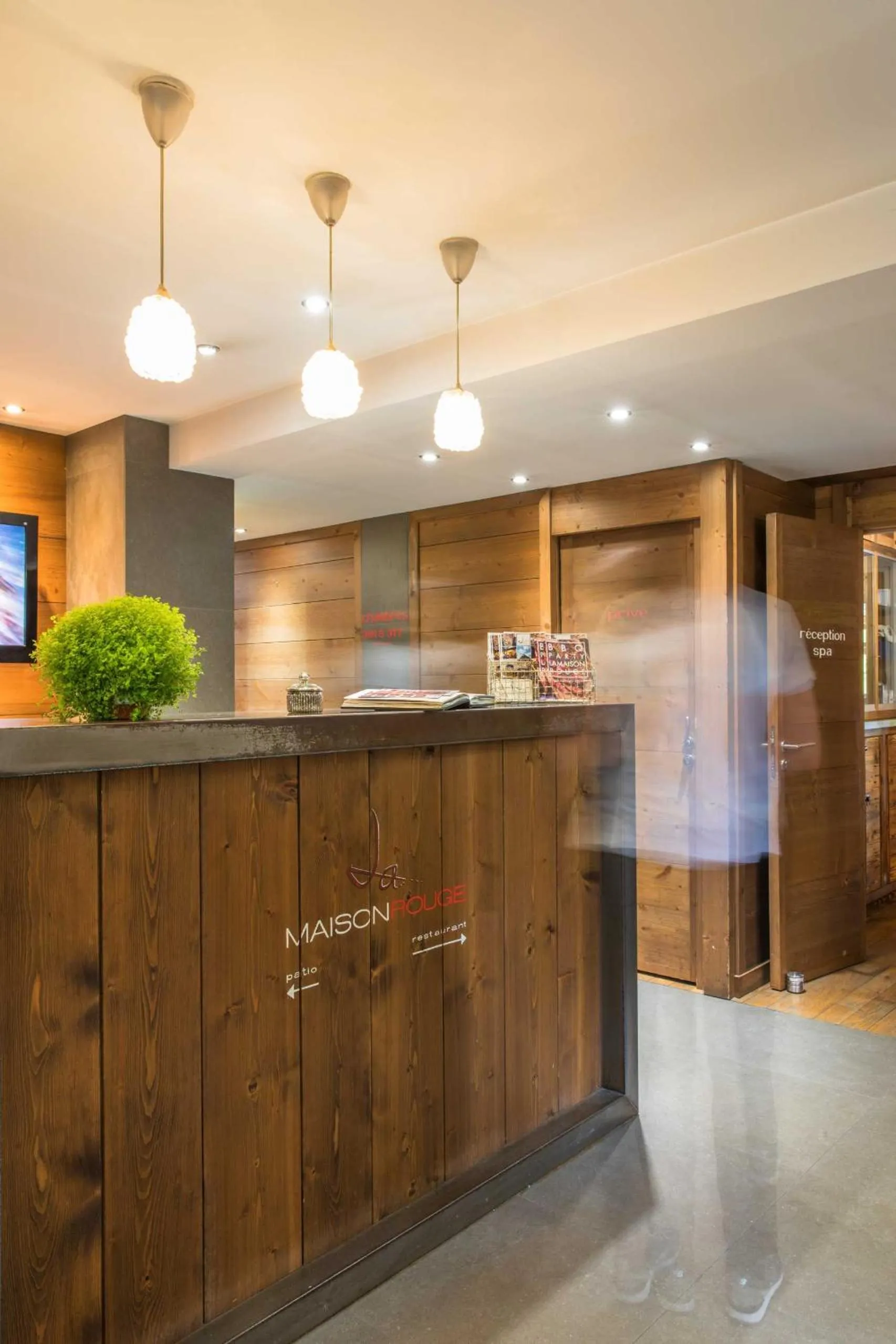 Lobby or reception in La Maison Rouge