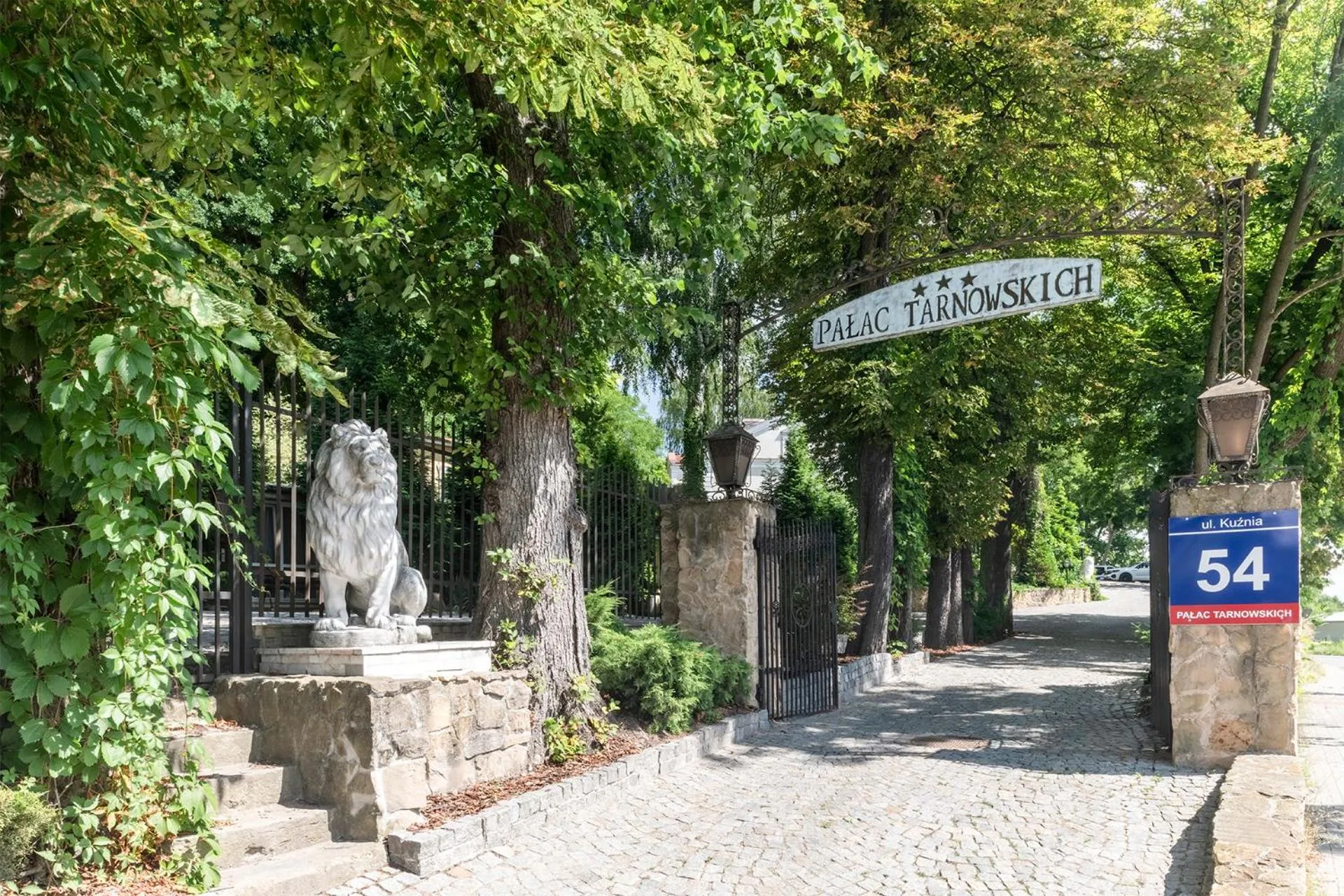 Property building in Tarnovsky Hotel, Resort & SPA