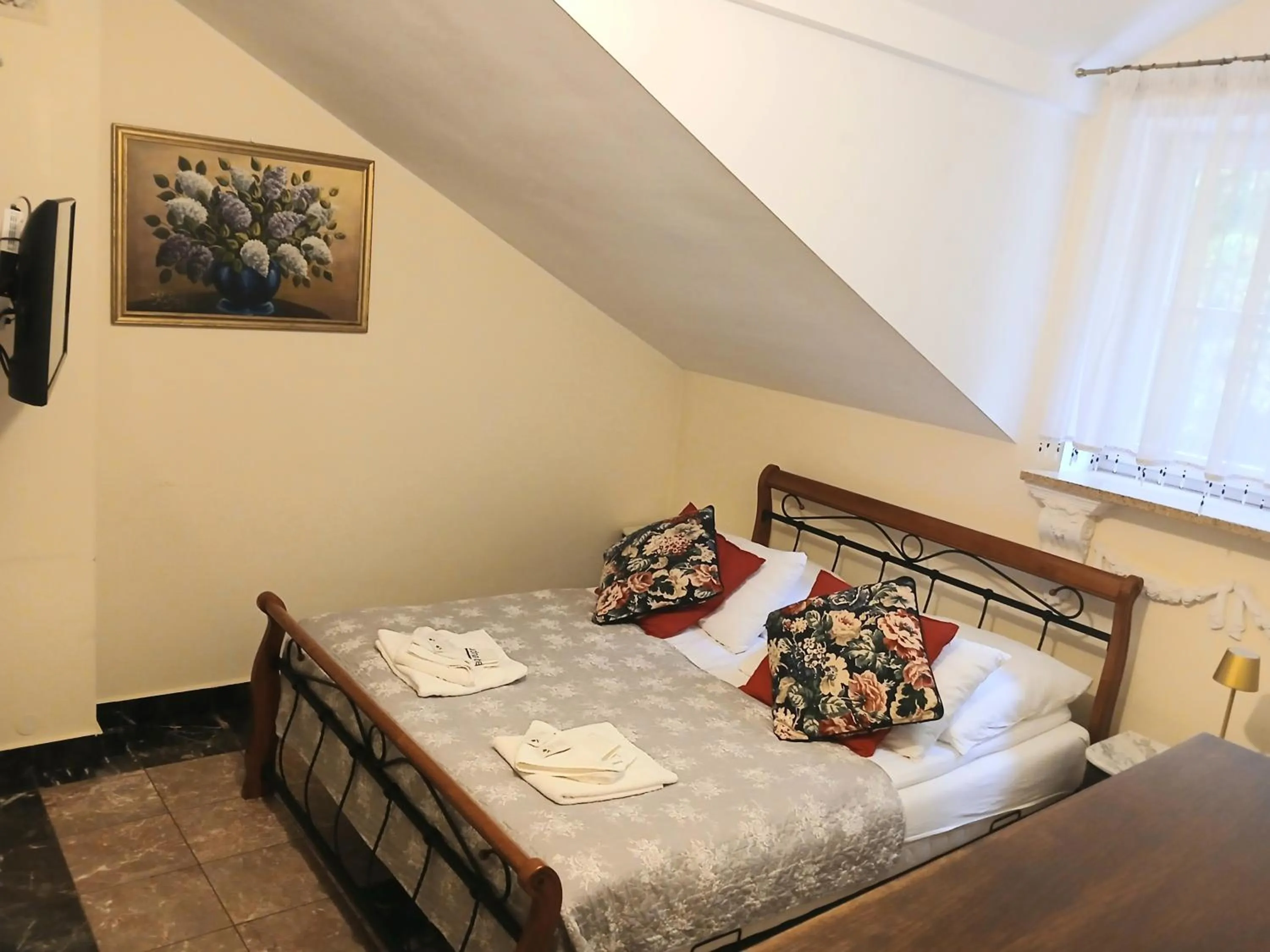 Bed in Tarnovsky Hotel, Resort & SPA