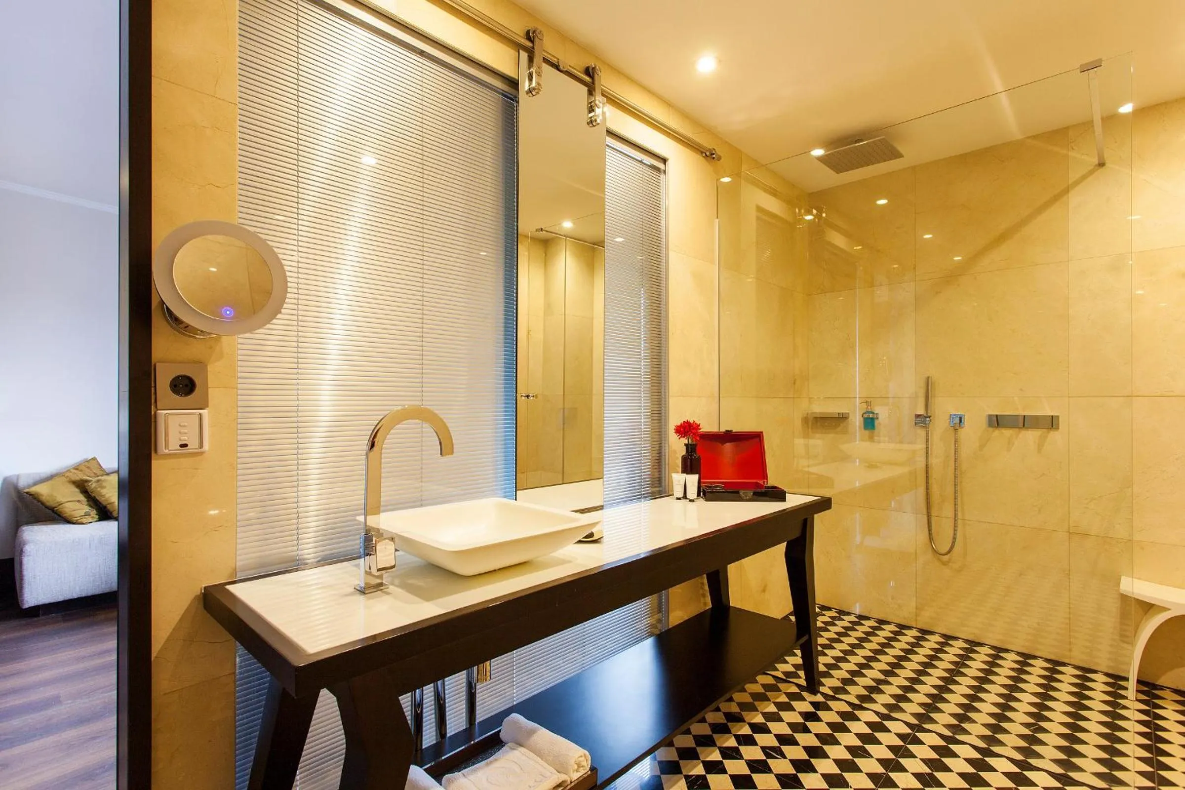 Bathroom in Quentin Boutique Hotel