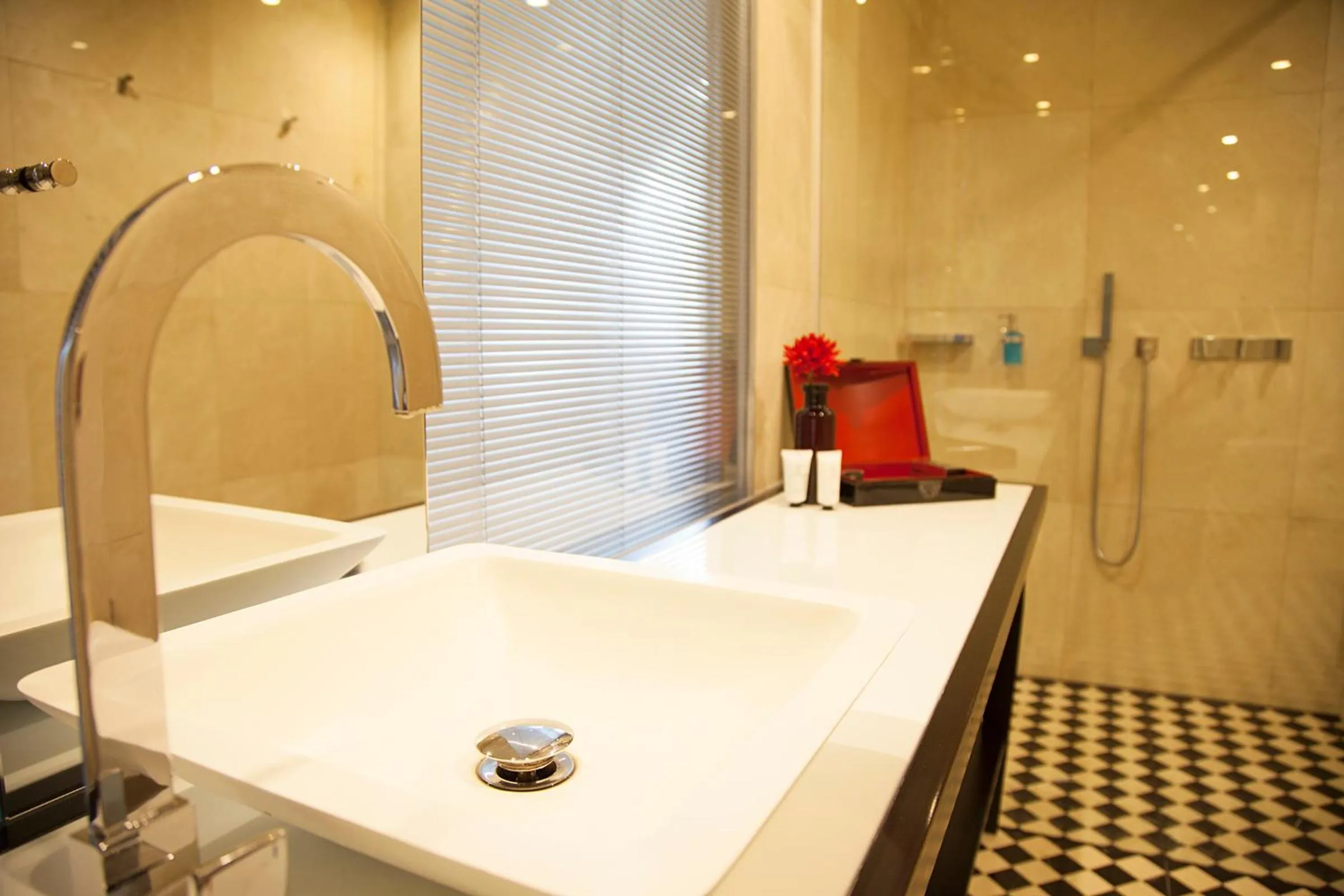 Bathroom in Quentin Boutique Hotel