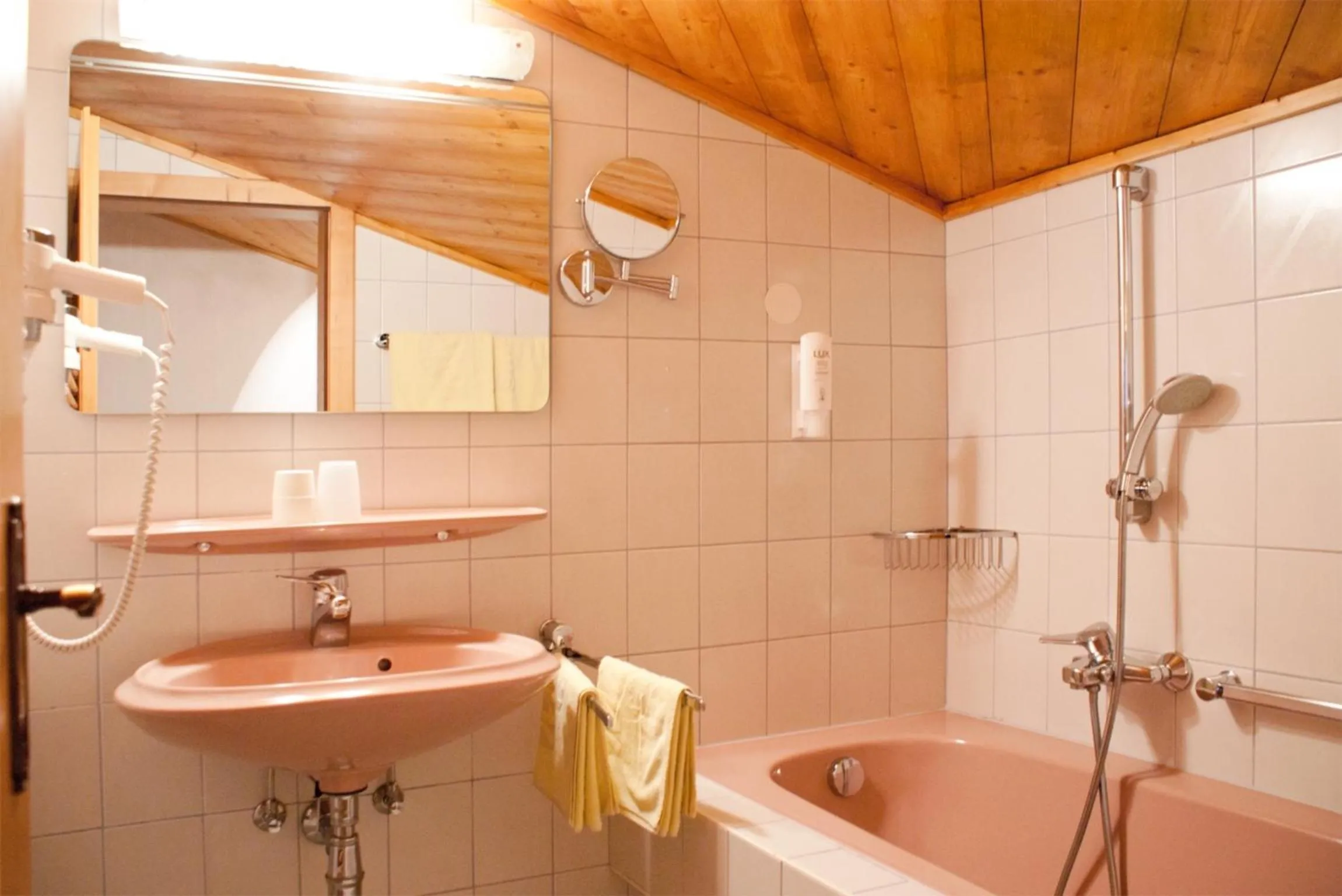 Bathroom in Hotel-Gasthof "Zur Mühle"