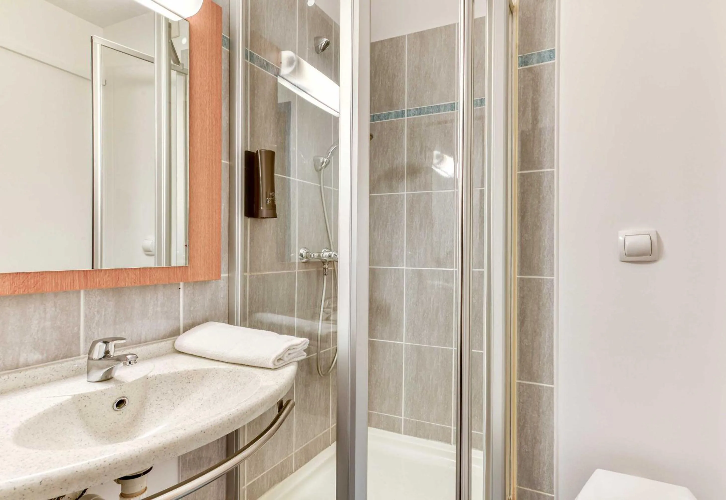 Bathroom in B&B HOTEL Pézenas