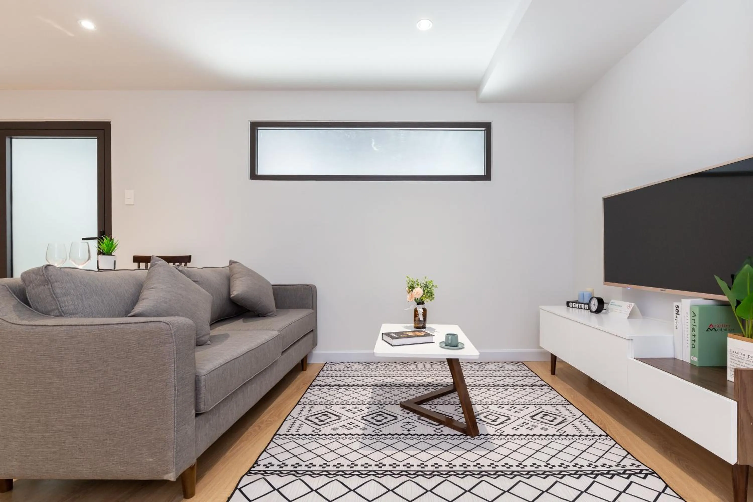 TV and multimedia in Cozrum Homes - Premier Residence