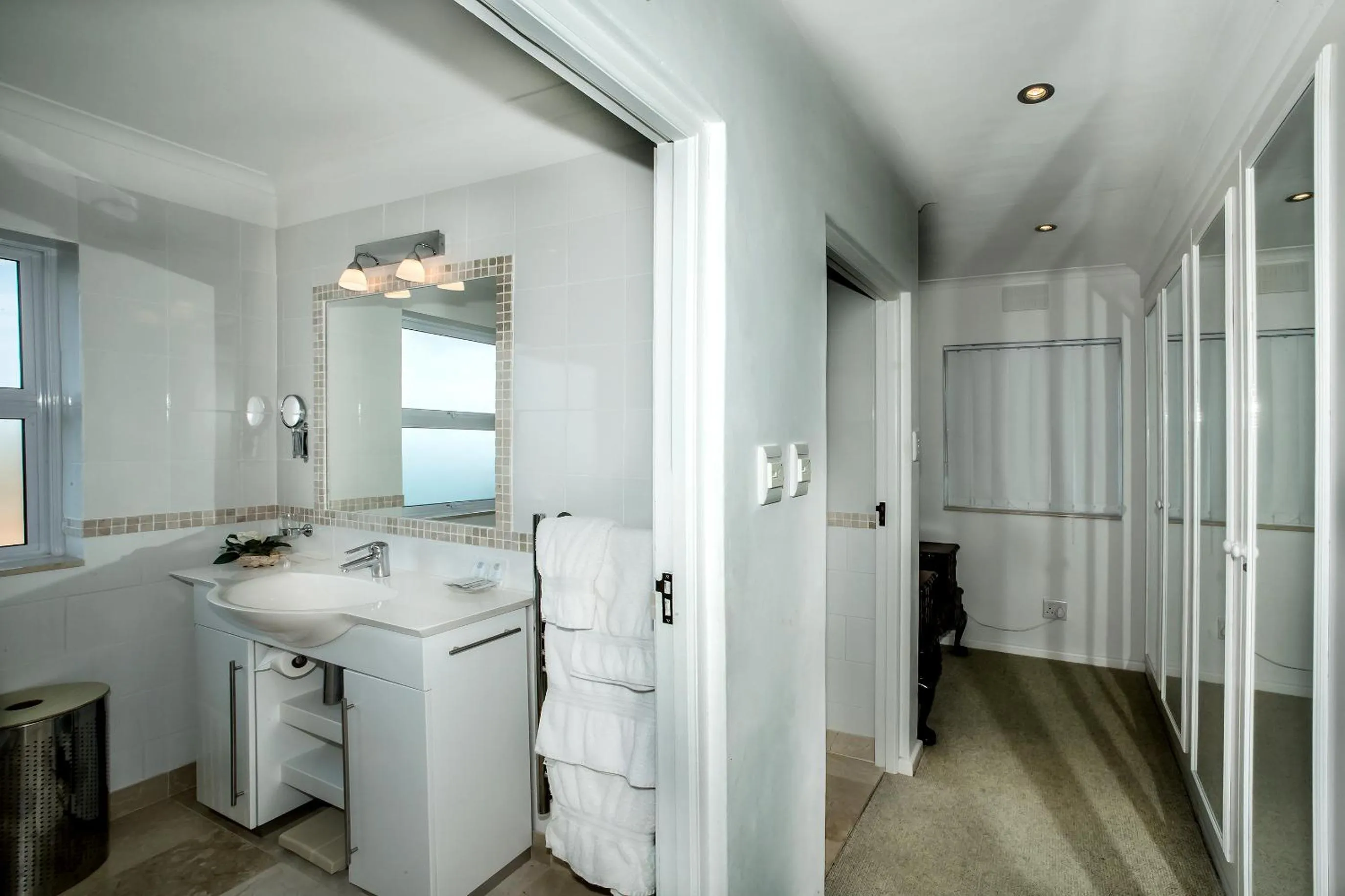 Bathroom in Penguinden - load-shedding free