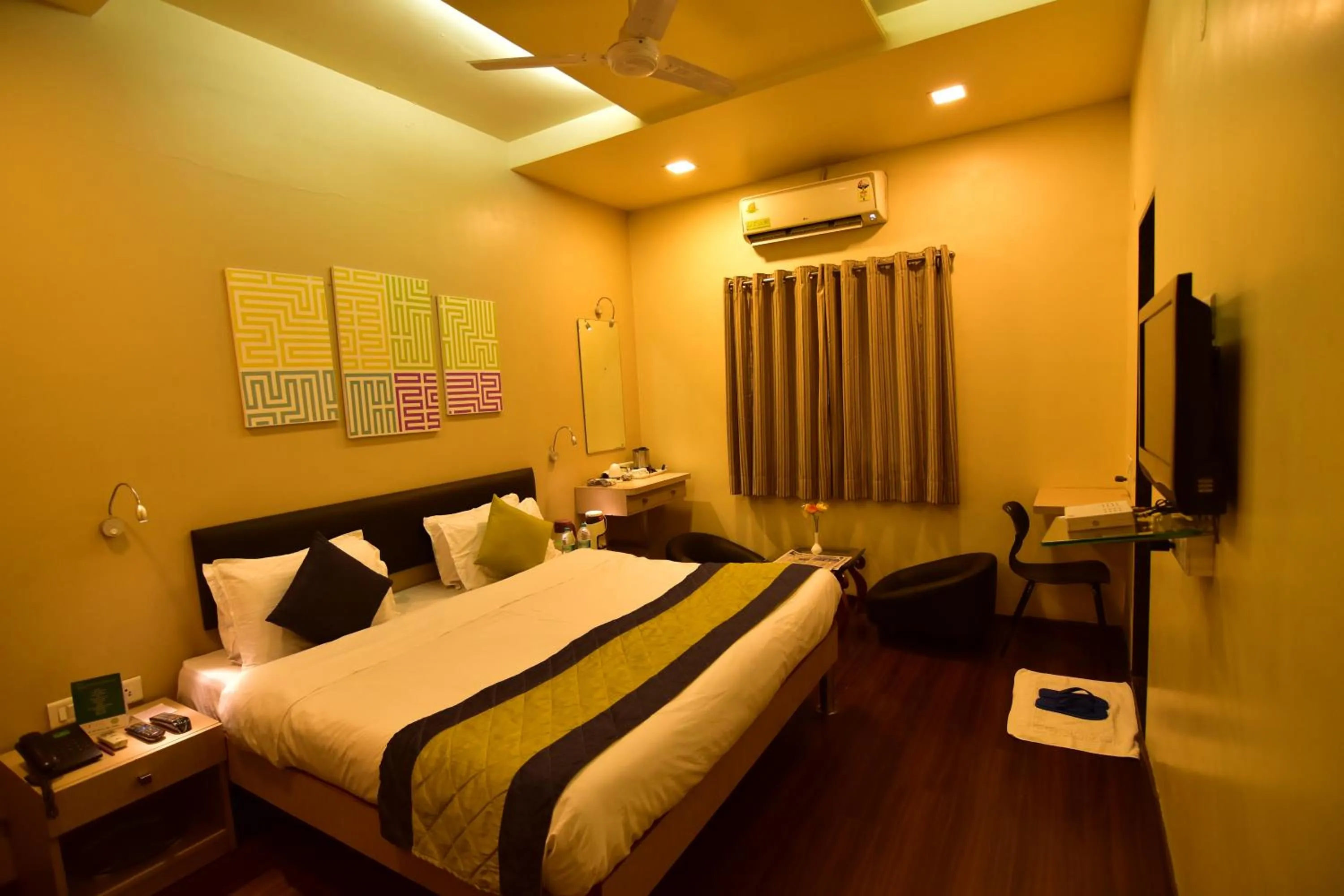 View (from property/room), Bed in MY Bizz Hotel Sapna