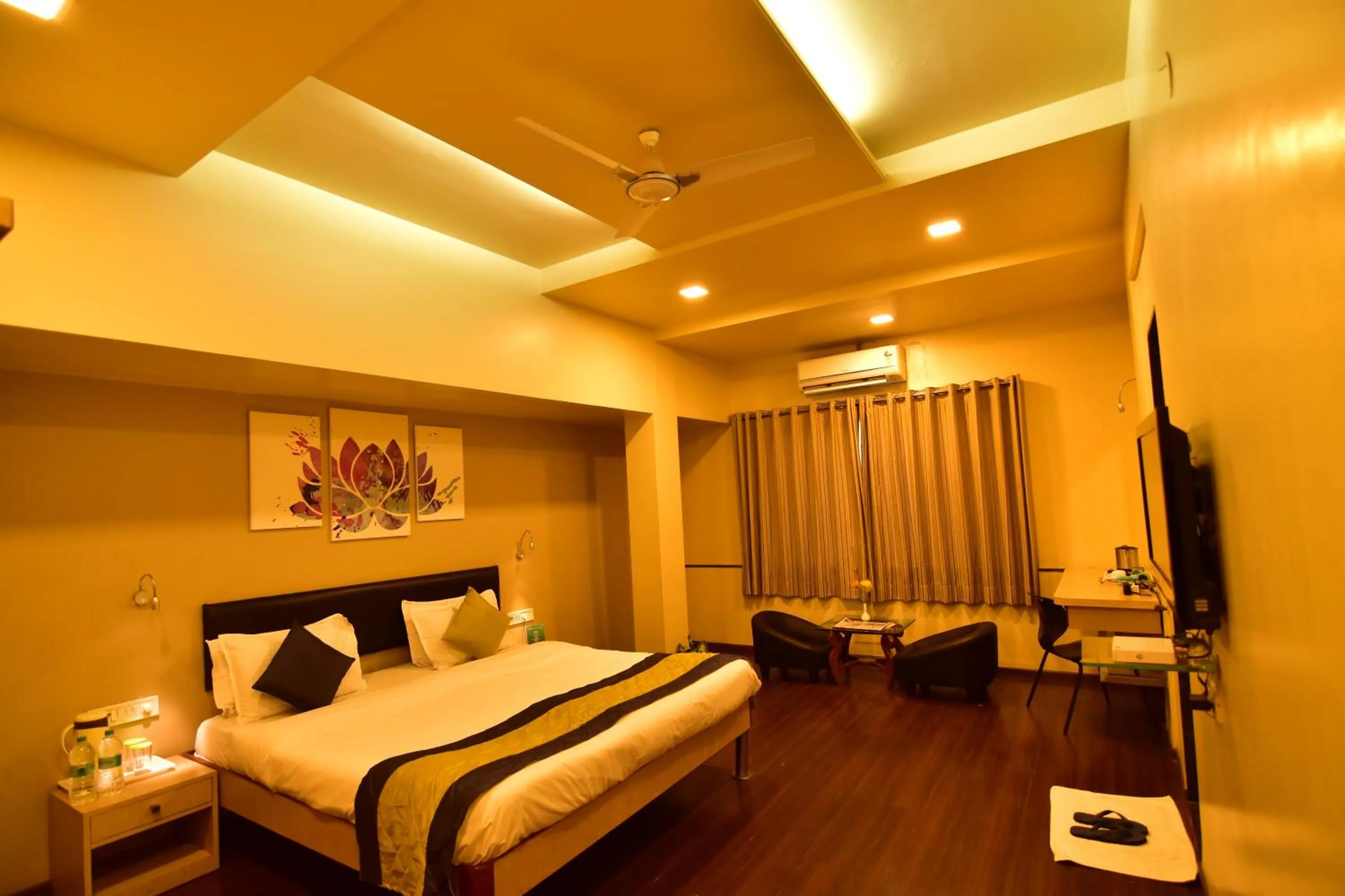 Bed in MY Bizz Hotel Sapna