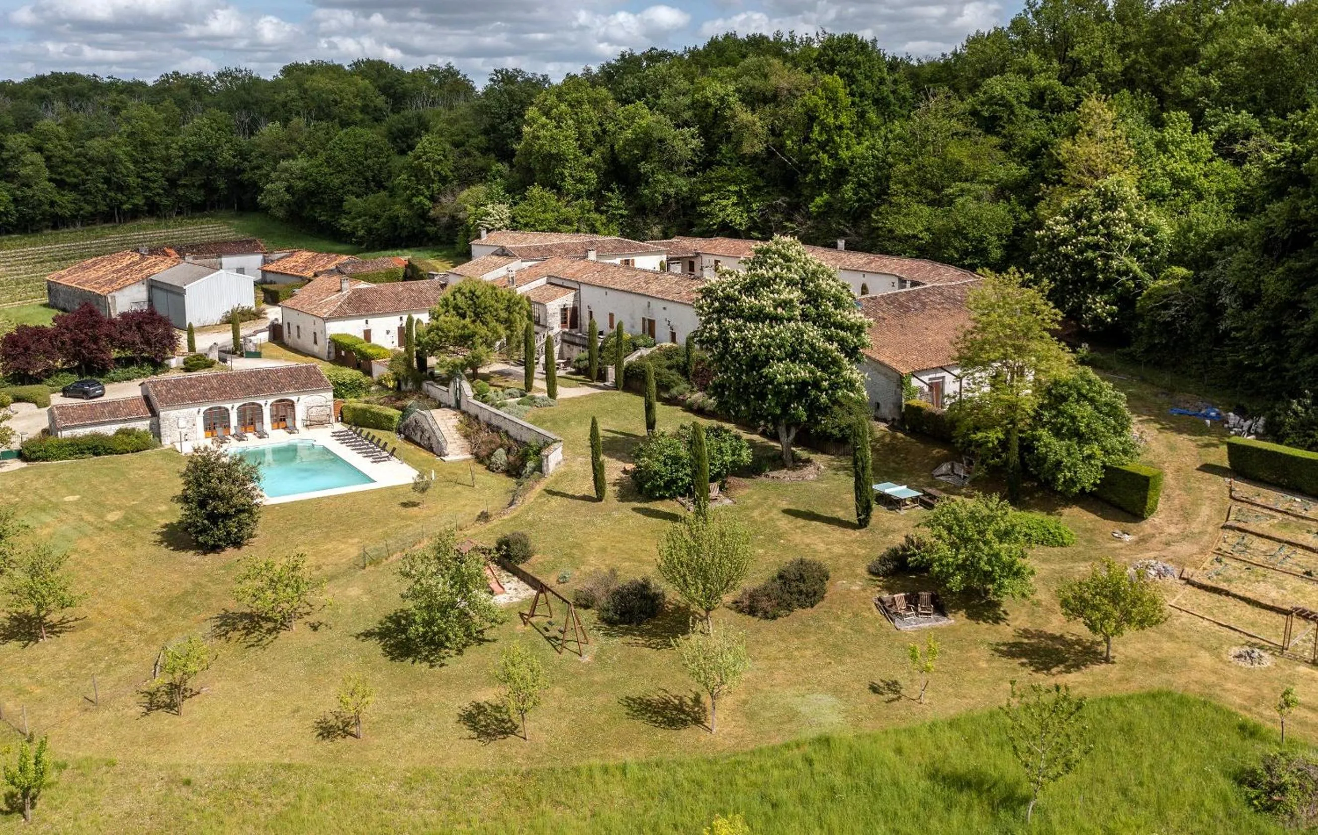 Property building in Le Relais de Saint-Preuil, The Originals Relais Vignes du Cognac