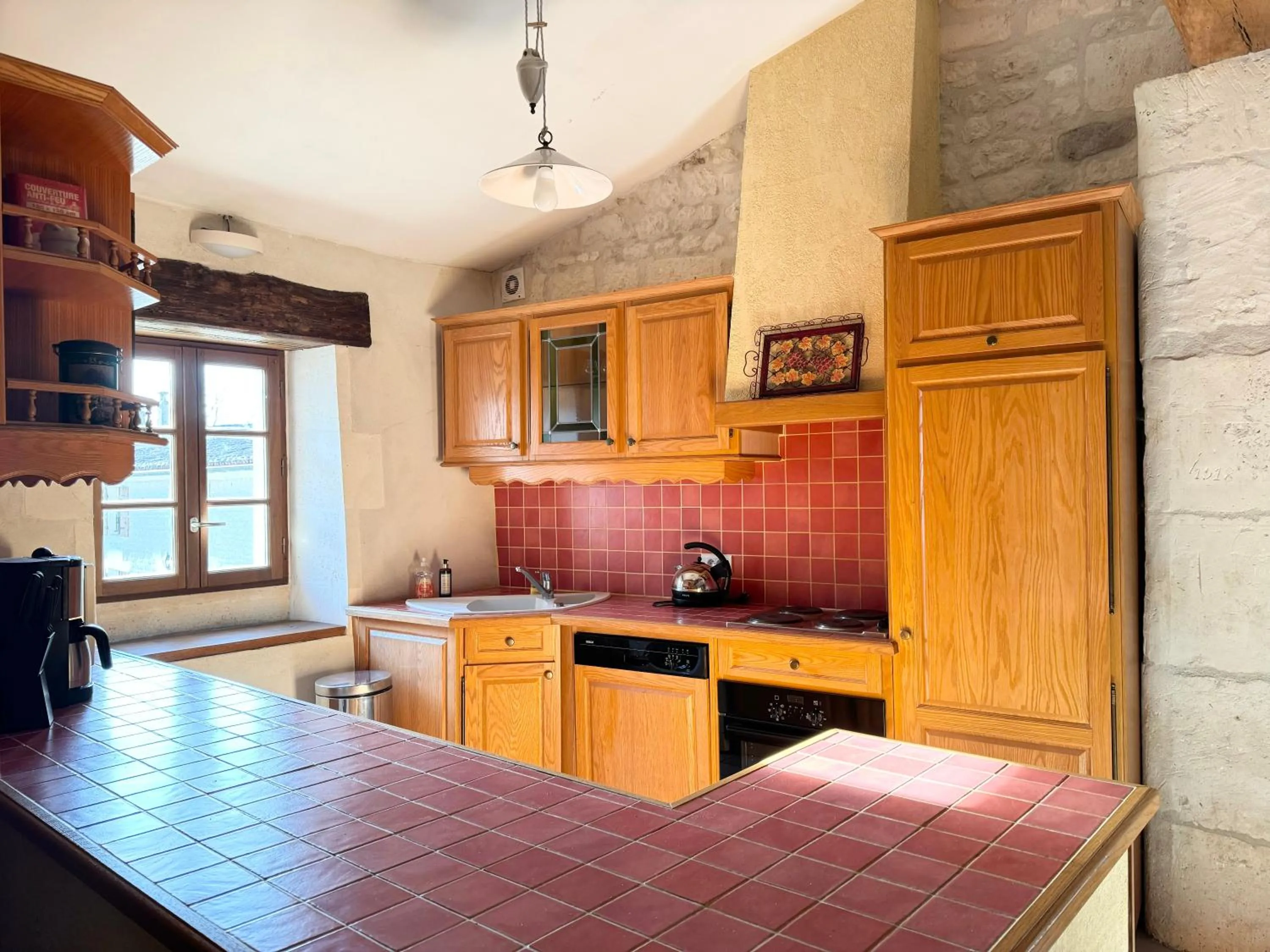 Kitchen or kitchenette in Le Relais de Saint-Preuil, The Originals Relais Vignes du Cognac