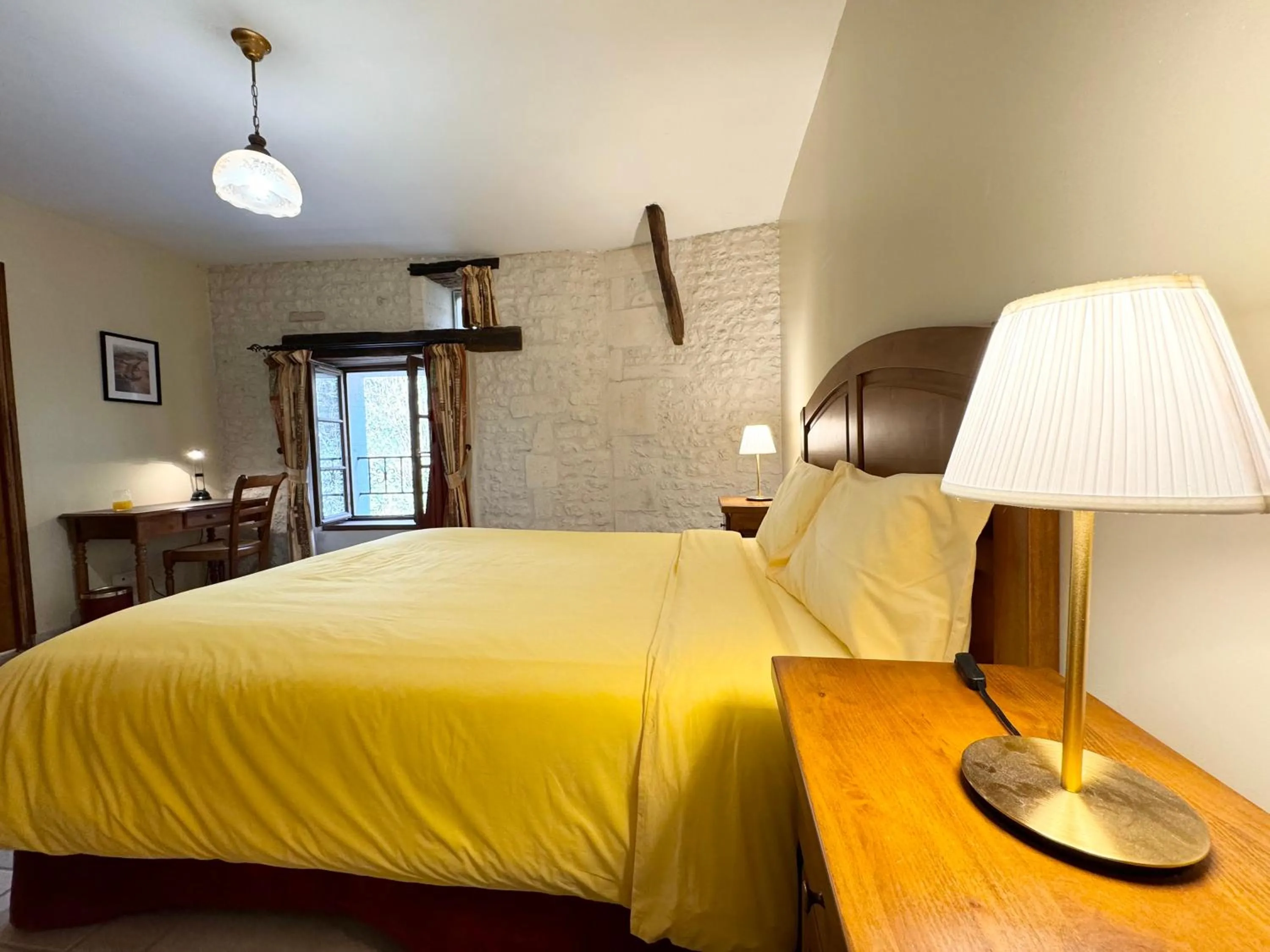 Bed in Le Relais de Saint-Preuil, The Originals Relais Vignes du Cognac