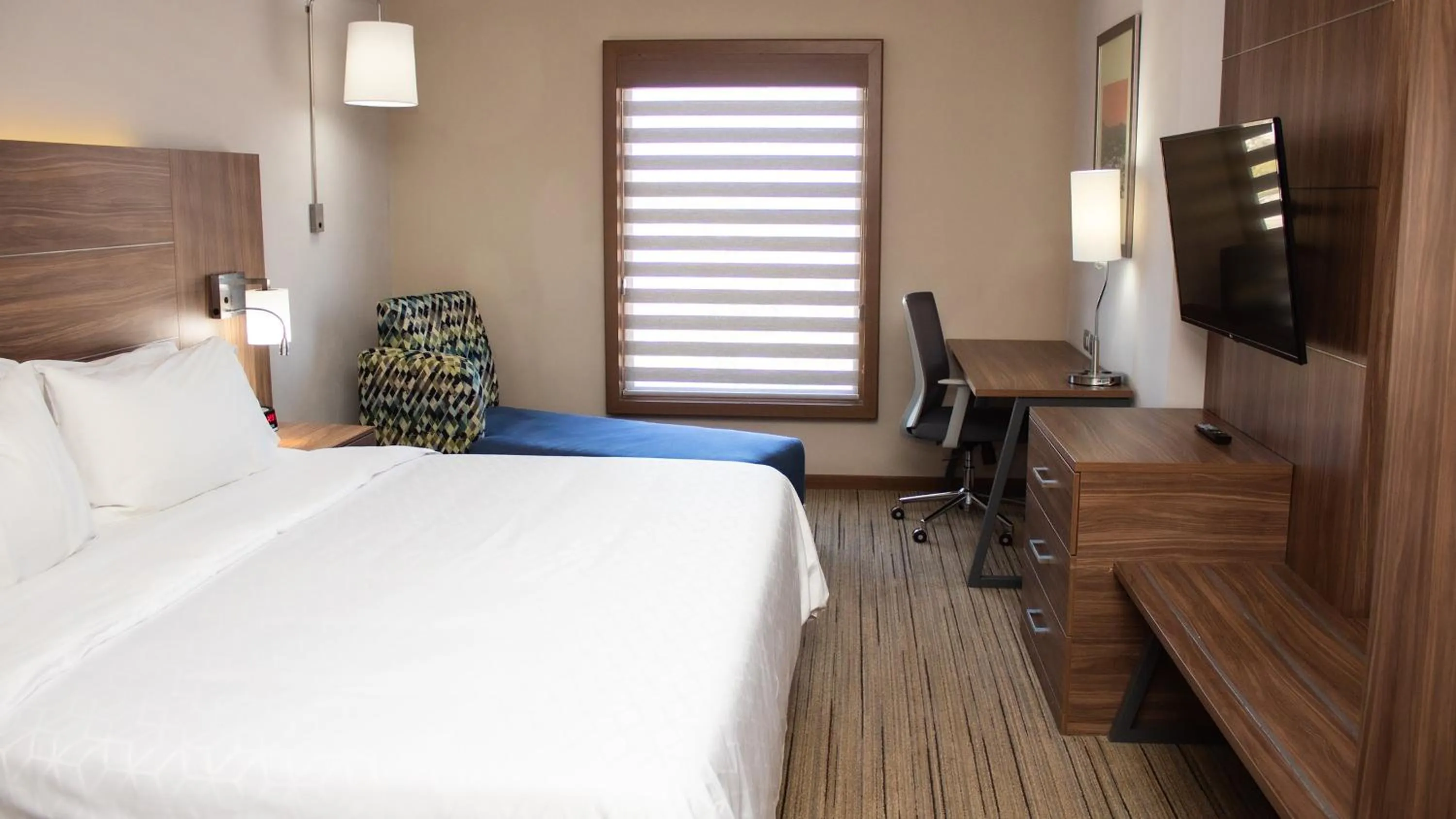Photo of the whole room, Bed in Holiday Inn Express Guaymas by IHG