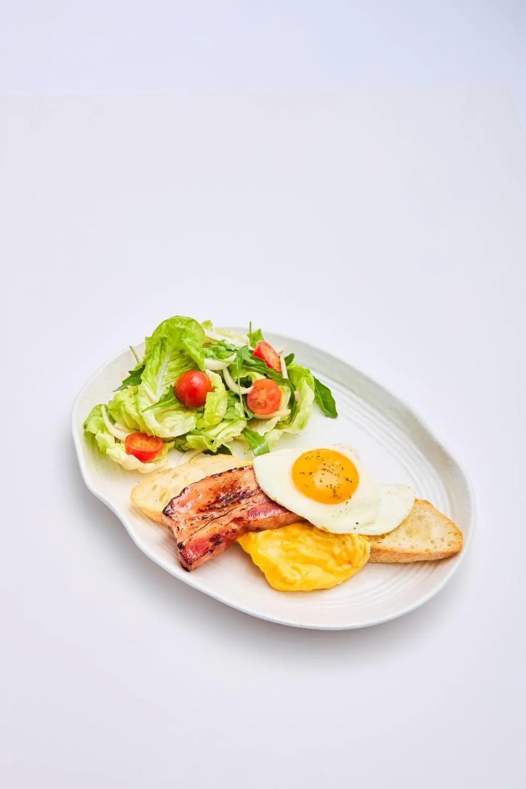 Restaurant/places to eat in 42Grand Residence