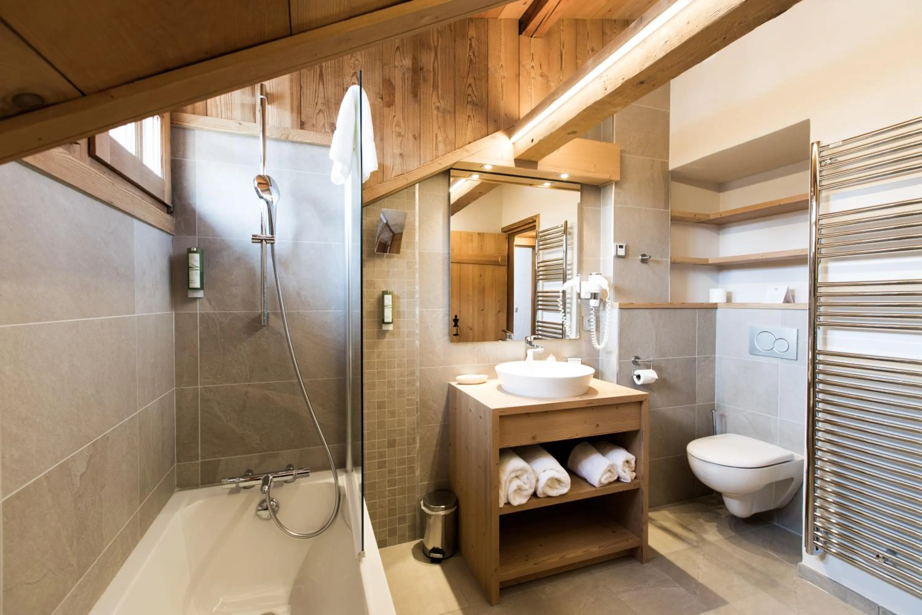 Bathroom in Les Chalets de La Griyotire