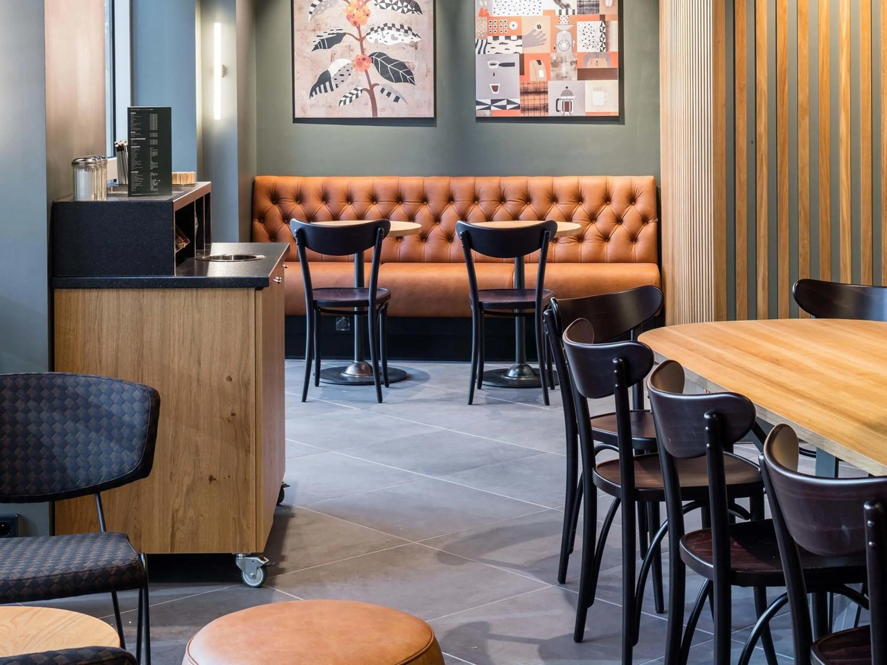 Restaurant/places to eat in Nest Hotel Paris la Défense - MGallery Collection