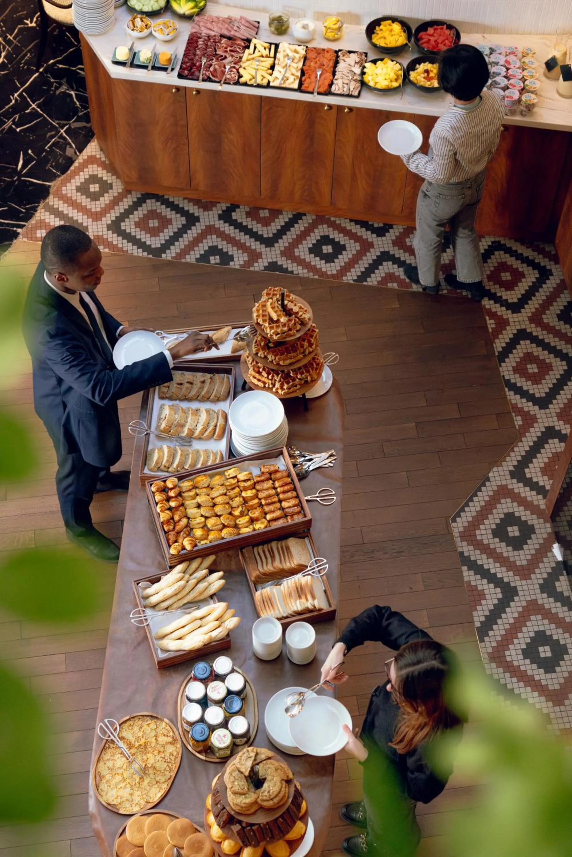 People in Nest Hotel Paris la Défense - MGallery Collection