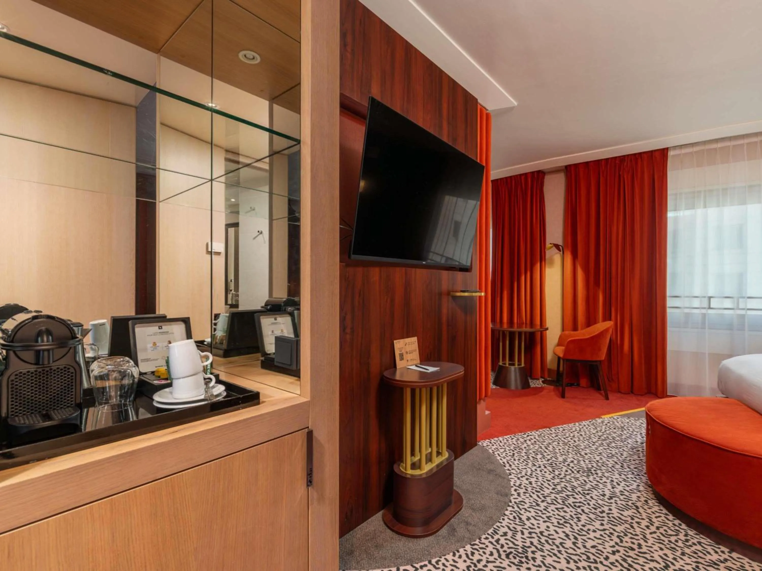 Bedroom, Bed in Nest Hotel Paris la Défense - MGallery Collection