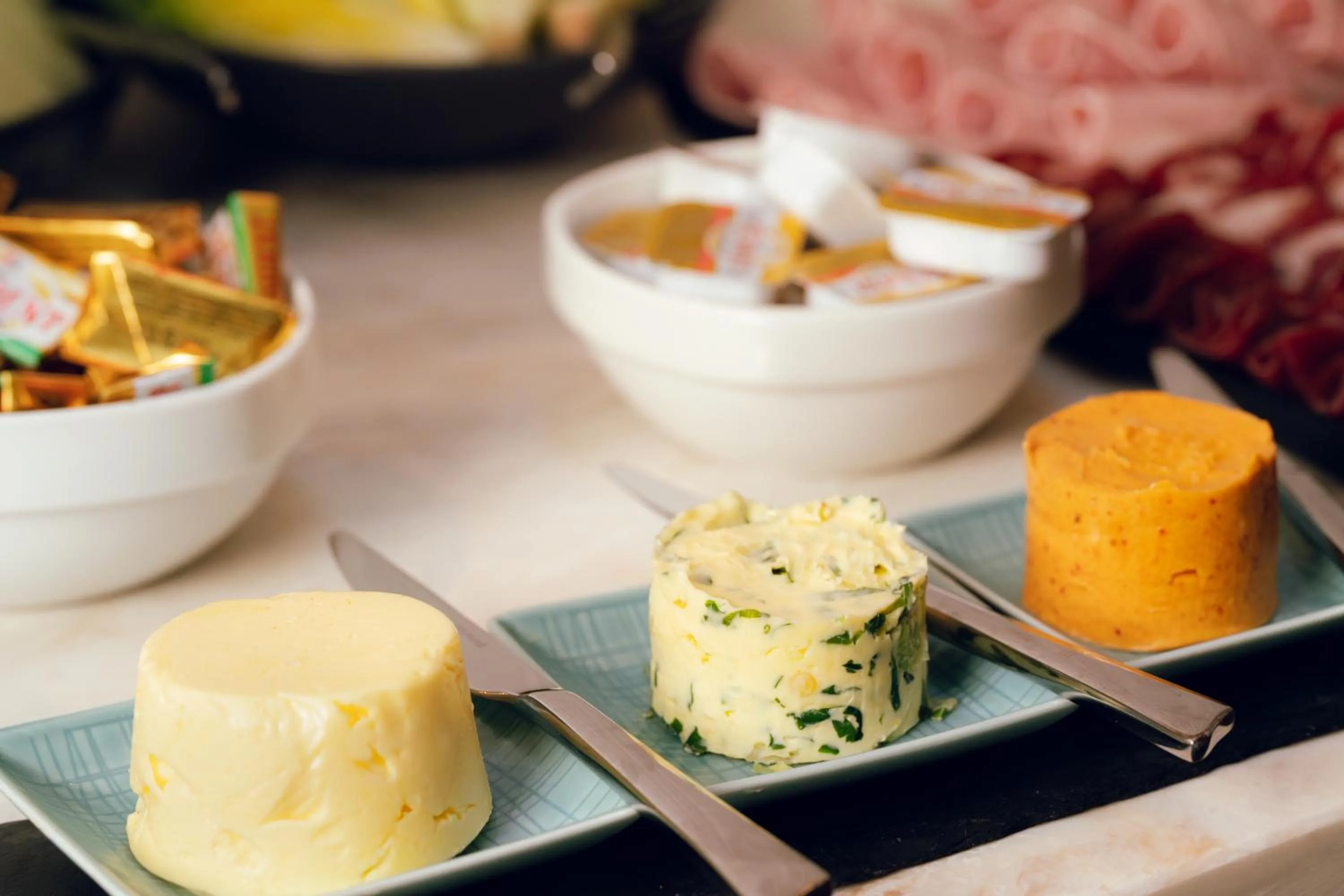 Food in Nest Hotel Paris la Défense - MGallery Collection