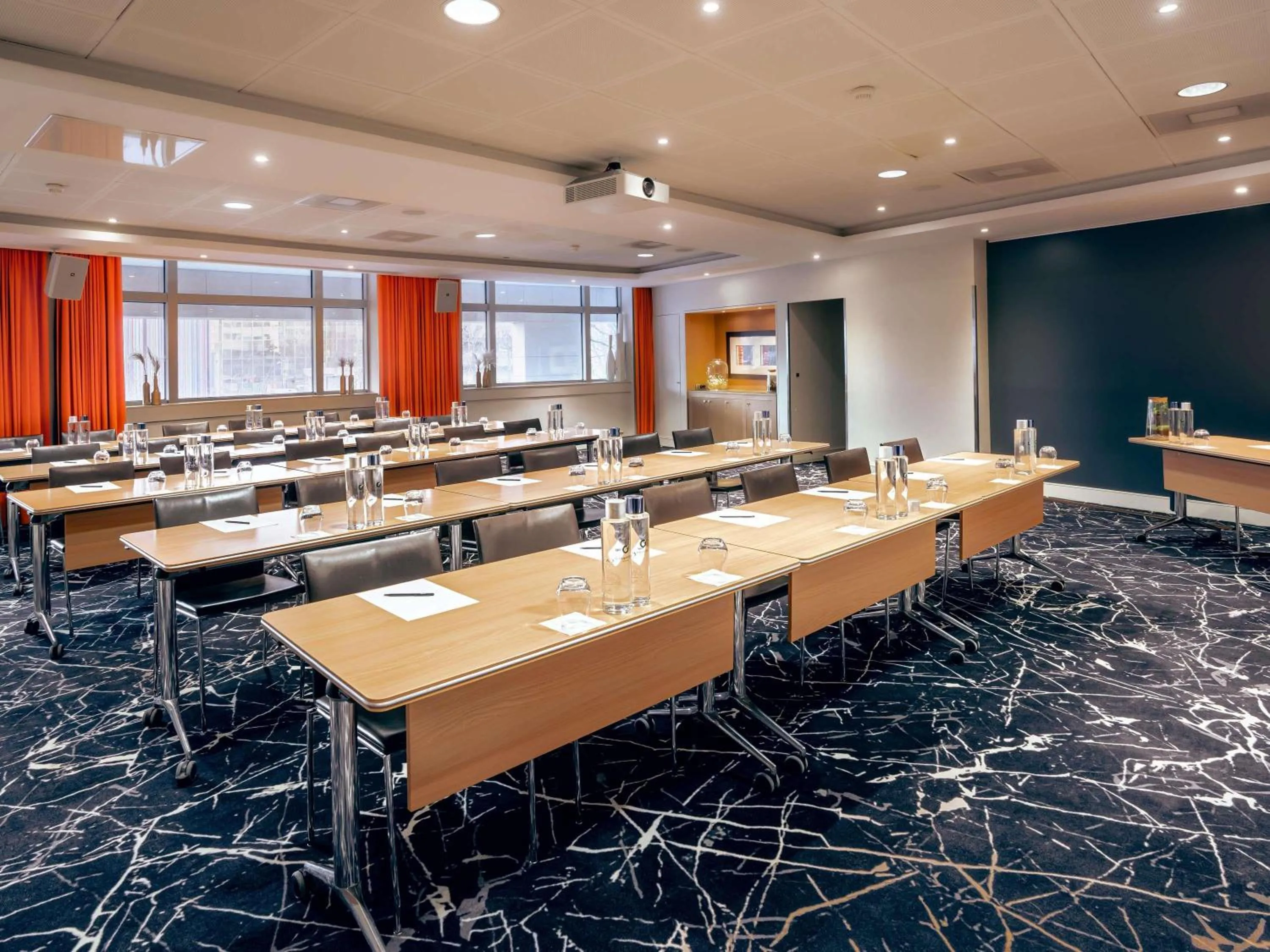 Meeting/conference room in Nest Hotel Paris la Défense - MGallery Collection