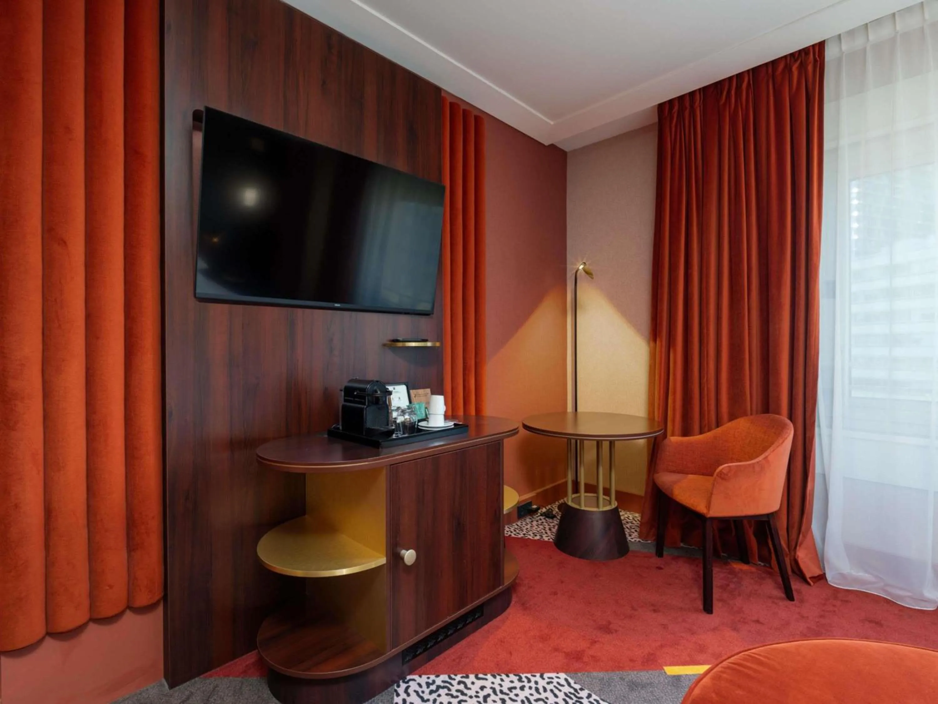 Bedroom in Nest Hotel Paris la Défense - MGallery Collection