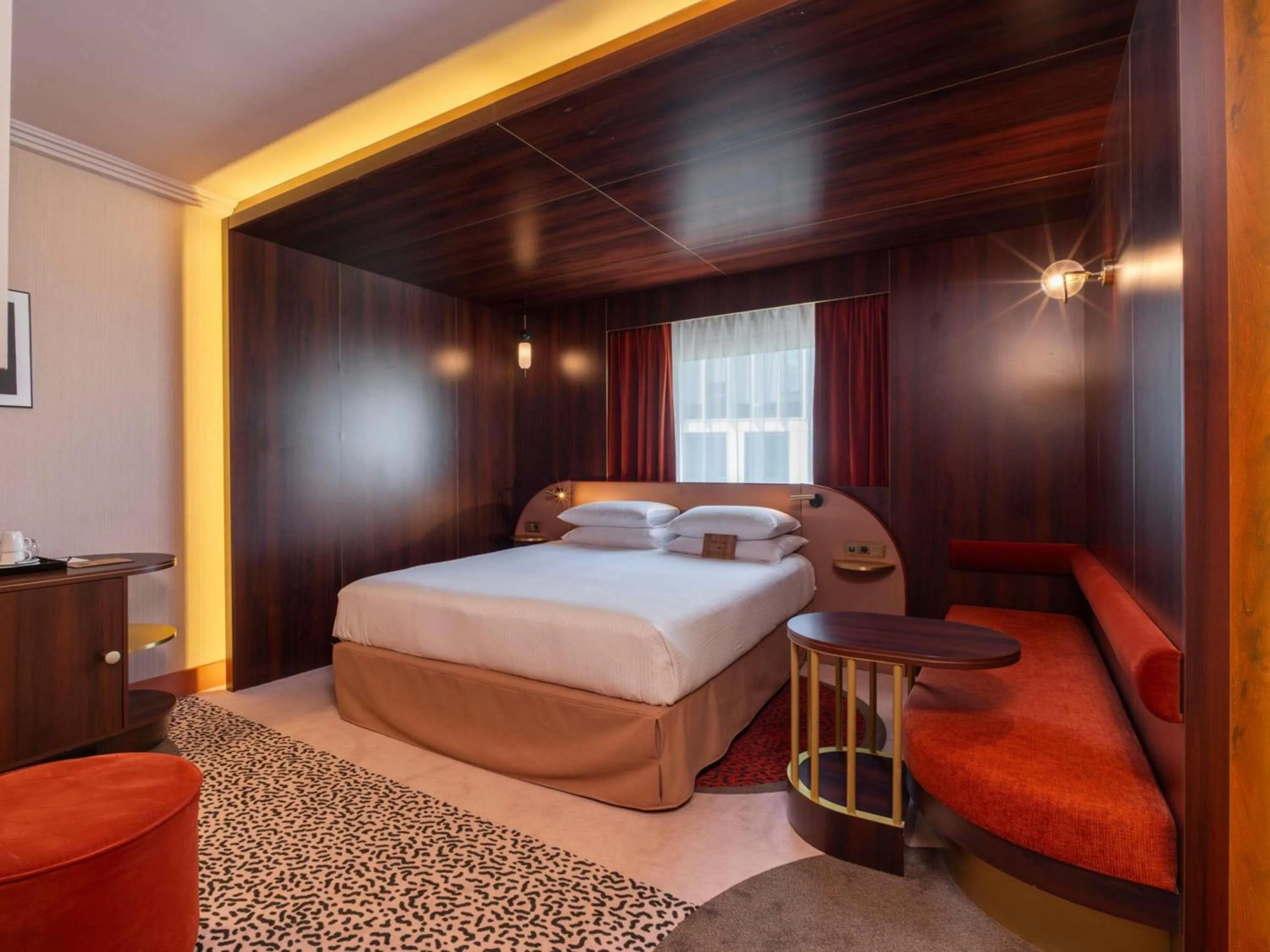 Bedroom, Bed in Nest Hotel Paris la Défense - MGallery Collection