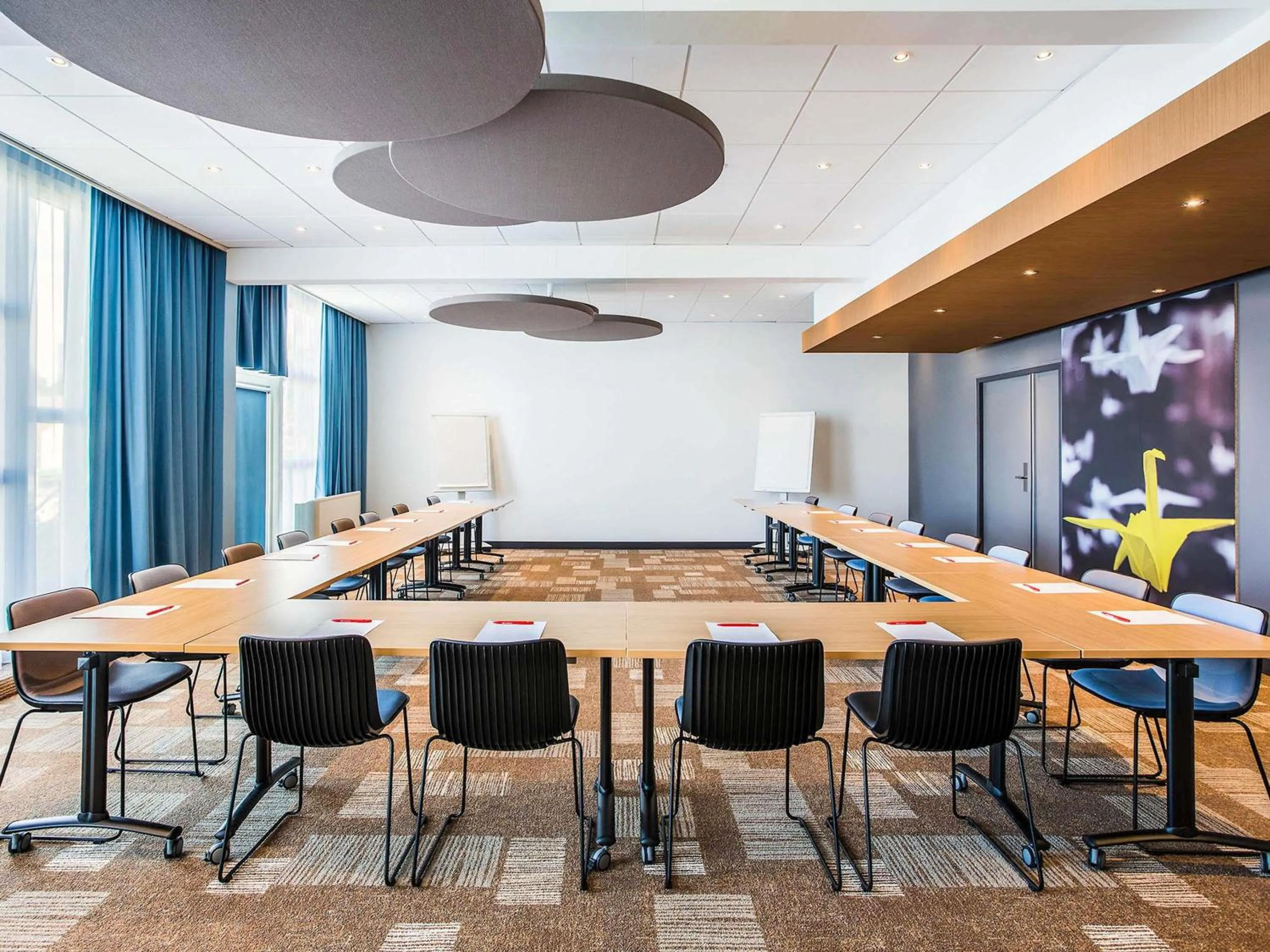 Meeting/conference room in ibis Bordeaux Lac