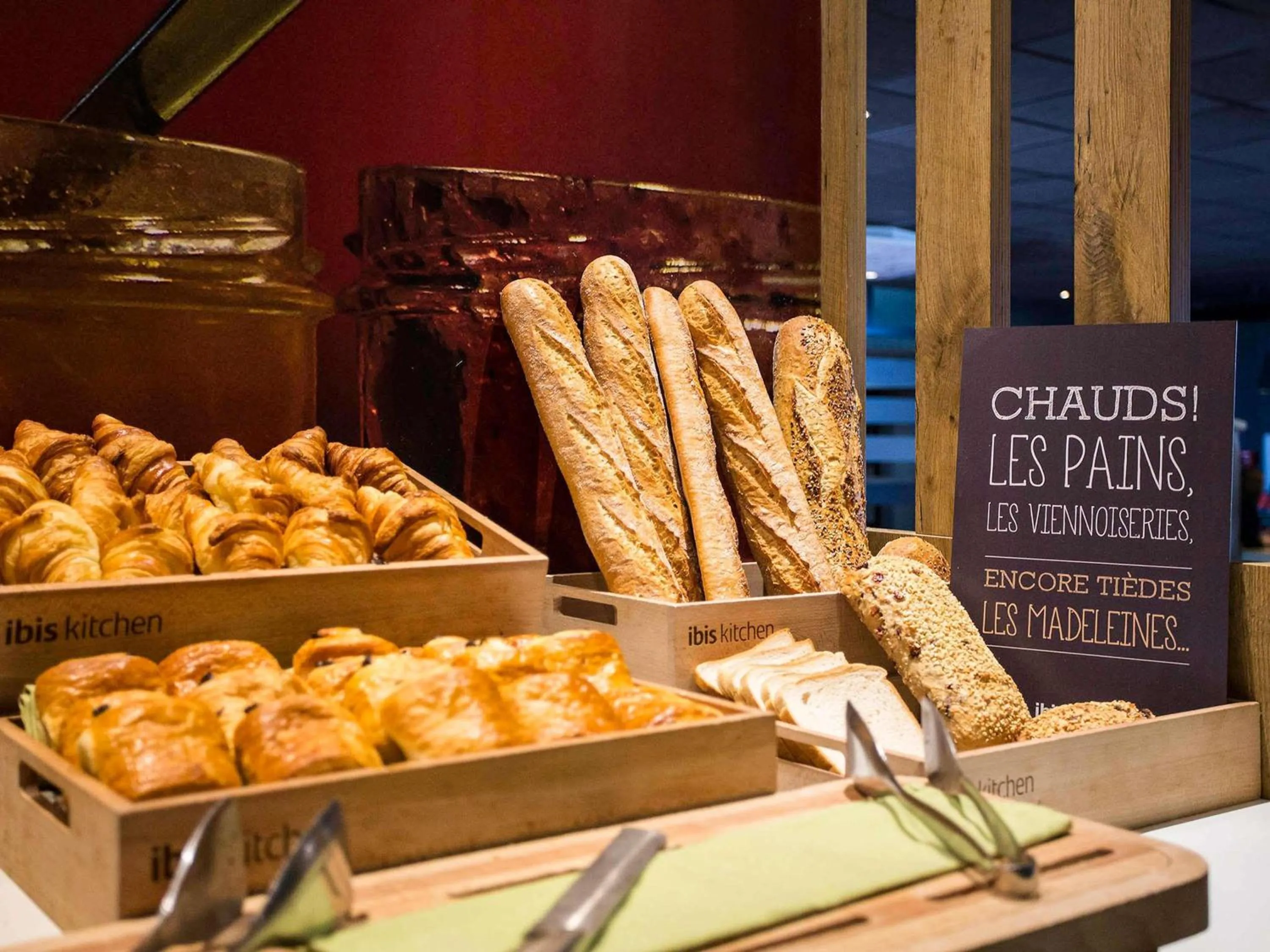 Breakfast in ibis Bordeaux Lac