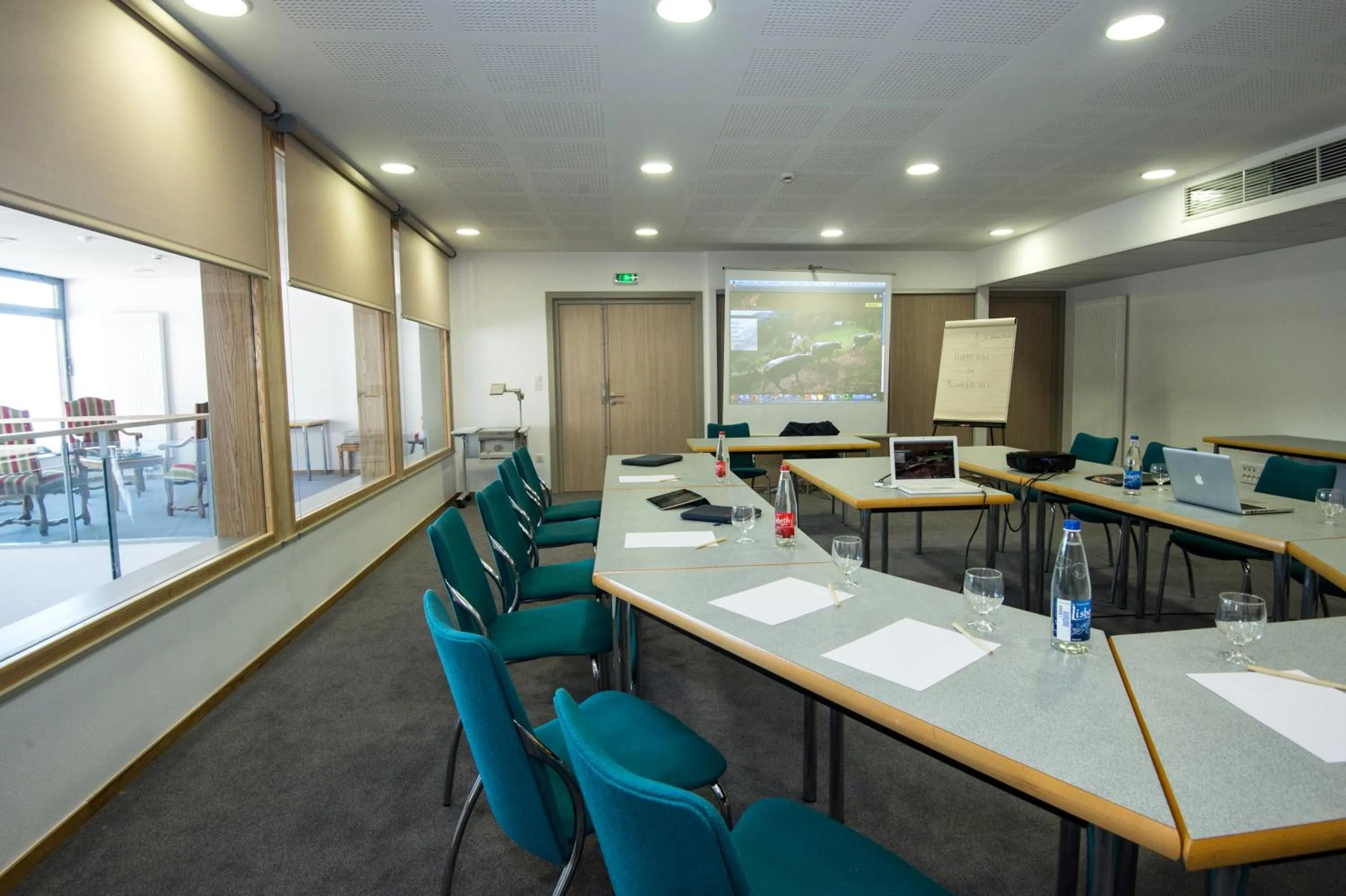 Meeting/conference room in Logis Auberge Du Mehrbachel - Hôtel & Restaurant
