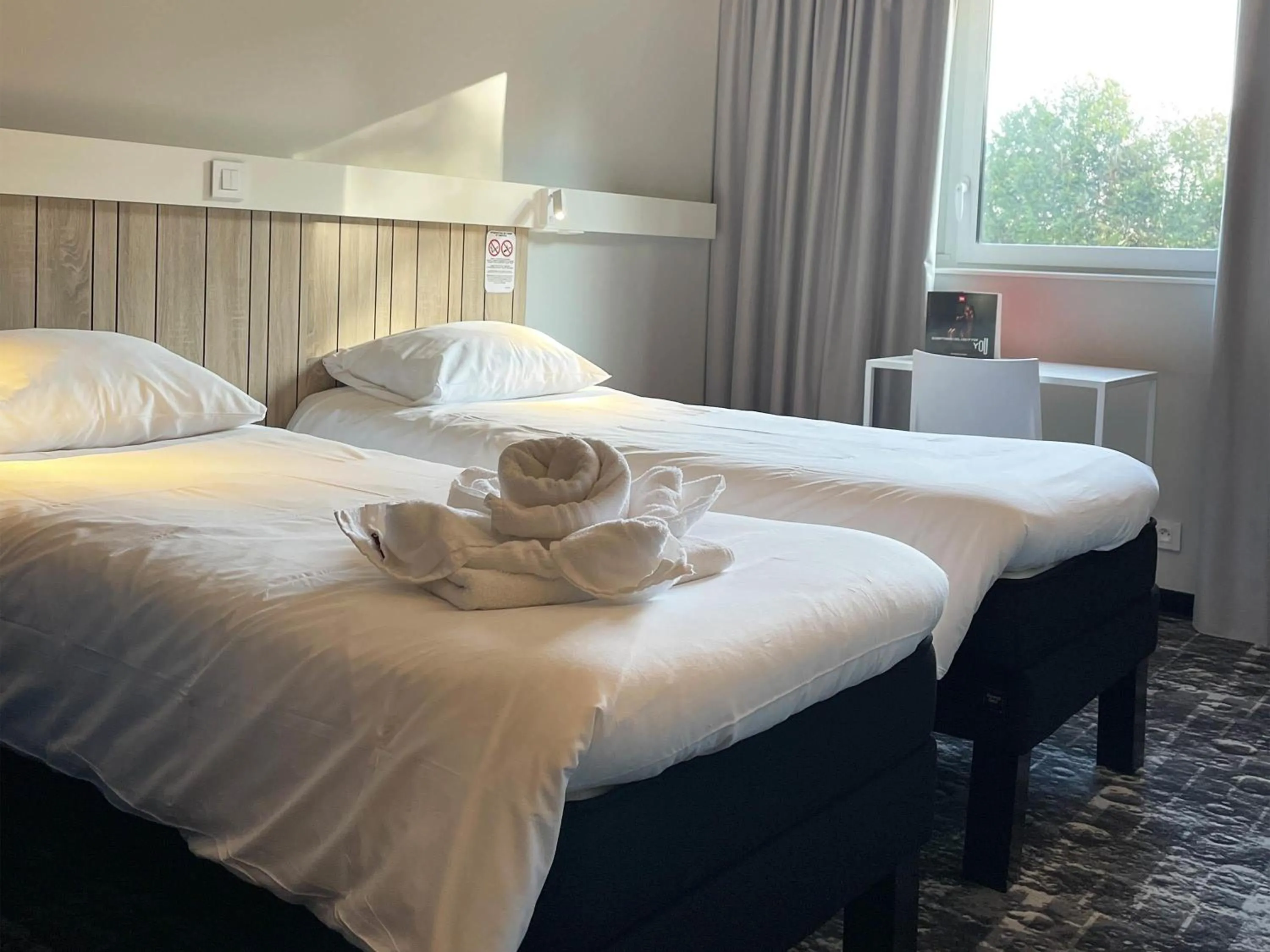 Bedroom, Bed in ibis Rennes Cesson