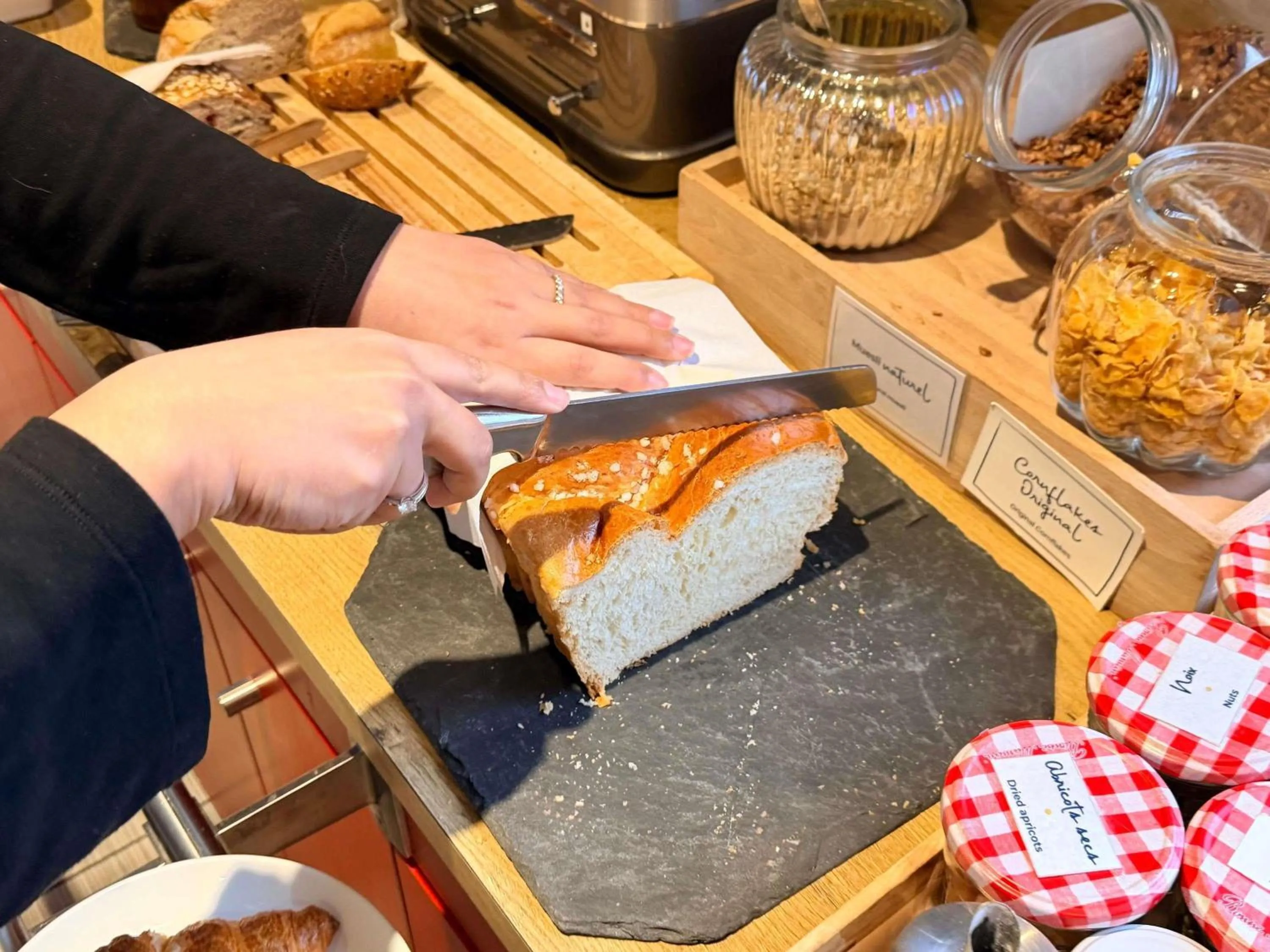 Breakfast in ibis Rennes Cesson